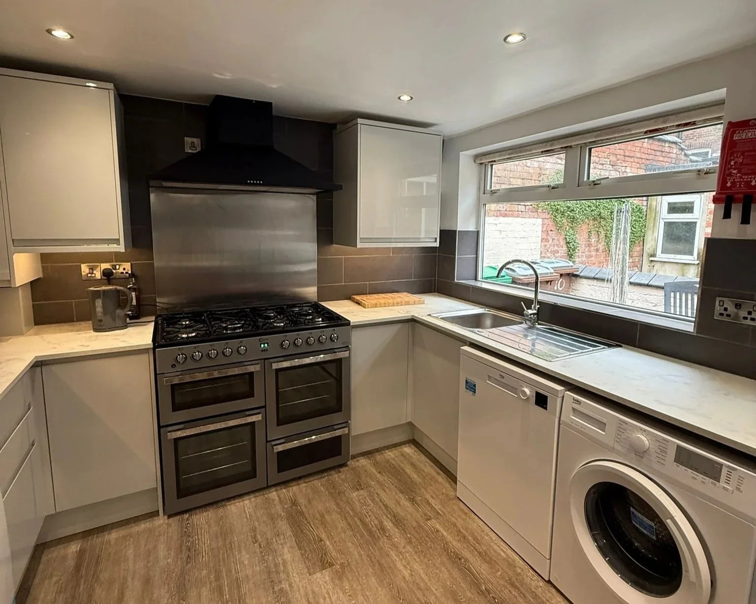 Rothesay+Avenue+-+Kitchen.jpg