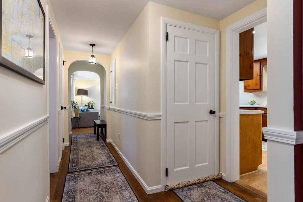 Hallway color consultation