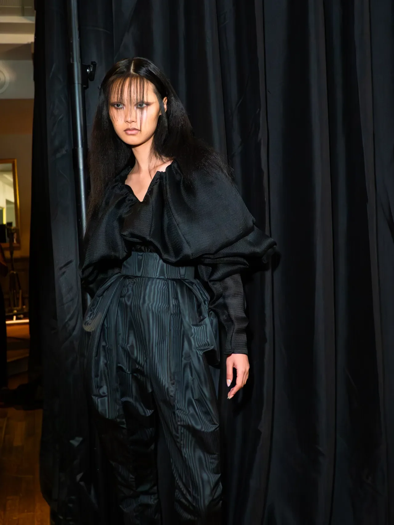 viktor-rolf-couture-fall-25-bsb-mm-00013.webp