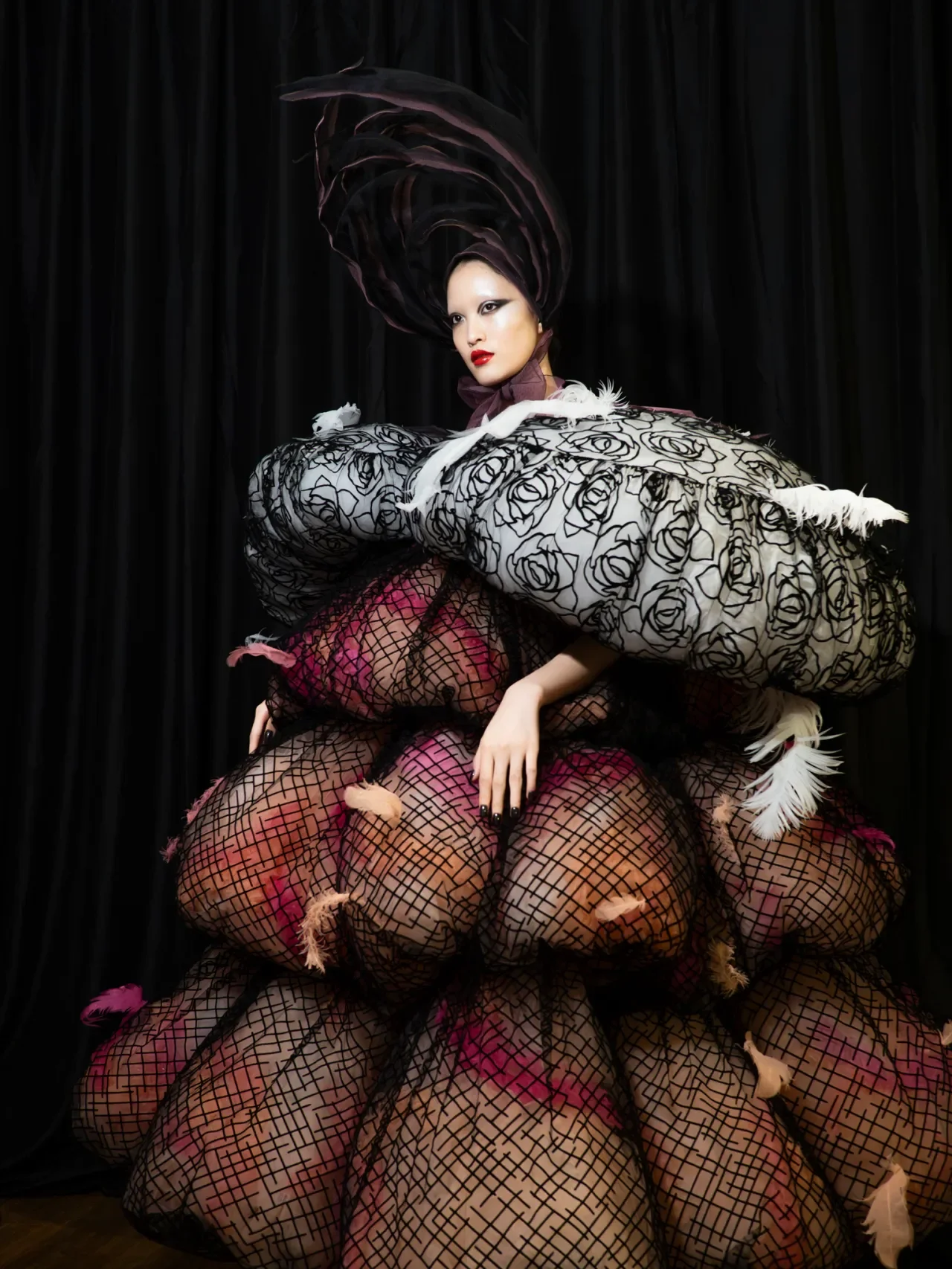 viktor-rolf-couture-fall-25-bsb-mm-00005.webp