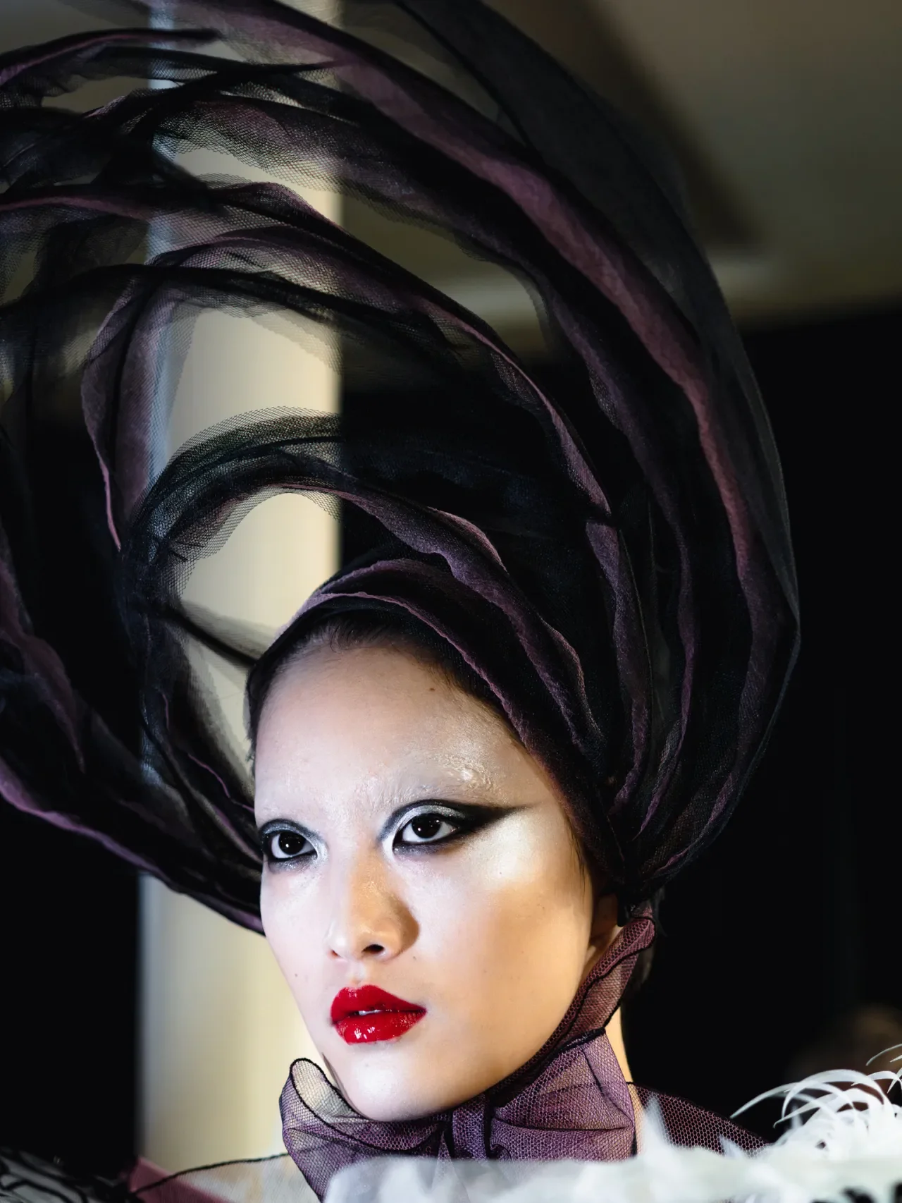 viktor-rolf-couture-fall-25-bsb-mm-00004.webp