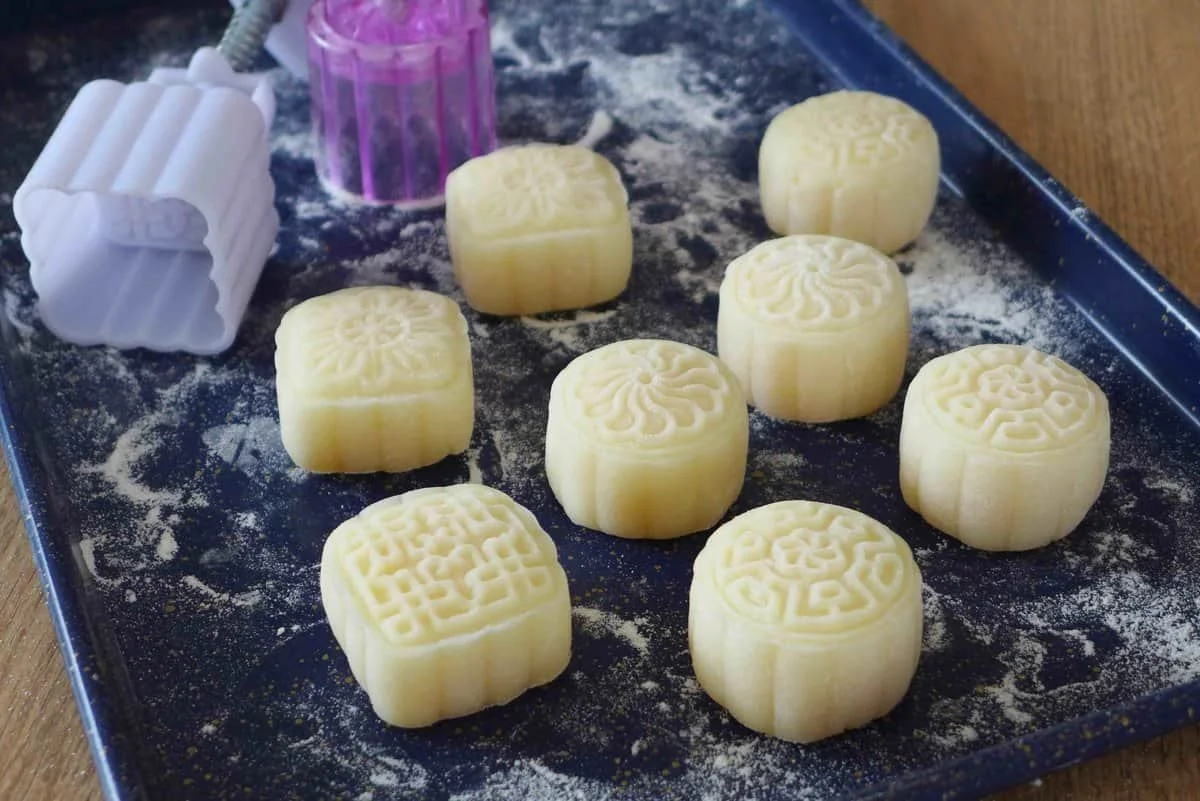 assembled-mooncakes-scaled.jpg