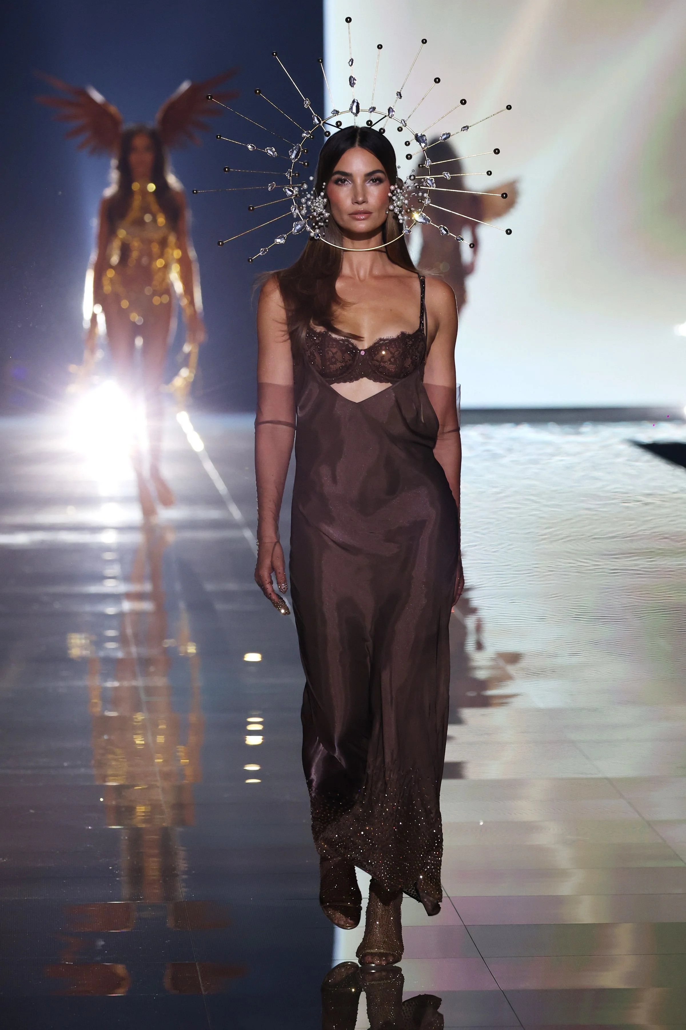 lily-aldridge-walks-the-runway-for-victorias-secret-fashion-news-photo-1760581794.pjpeg