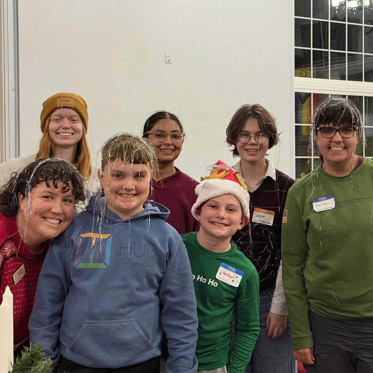 What a fun night! Roots is looking festive! 🎄🪩