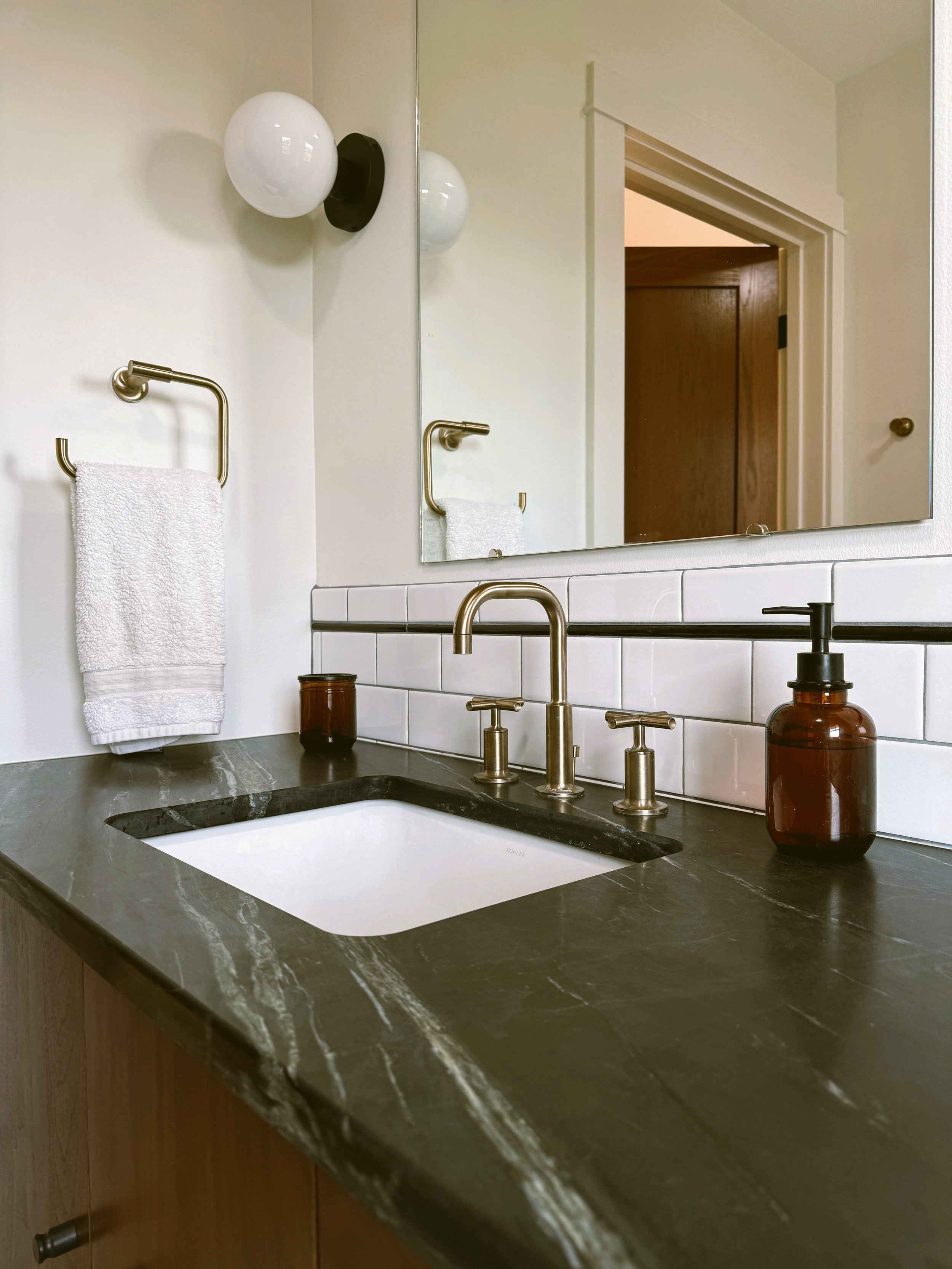 Vanity Counter Detail.jpg