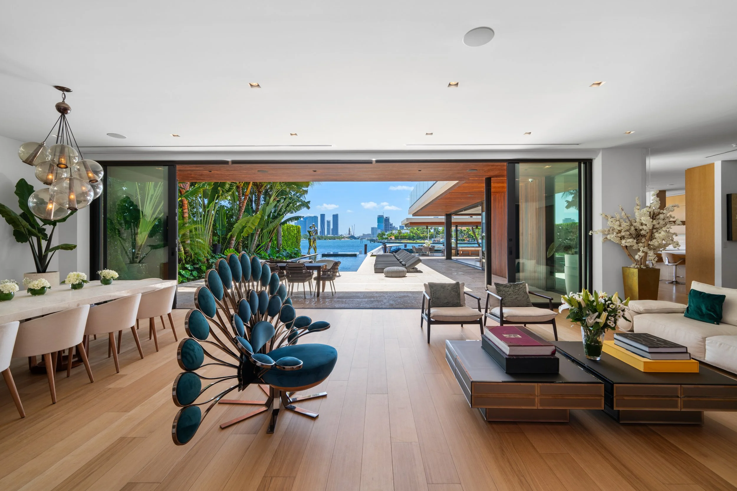 126 W San Marino Drive-3-8.jpg