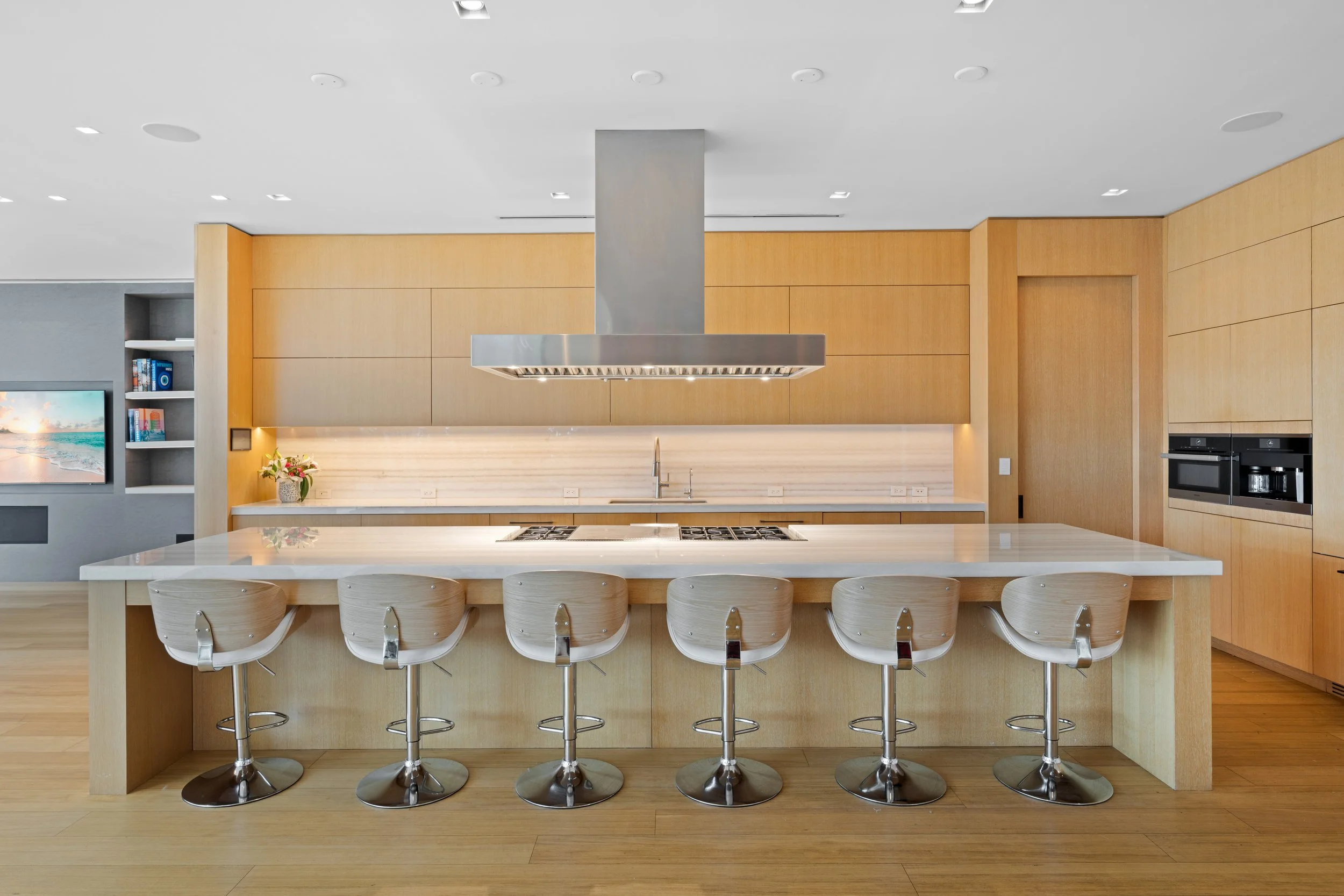 126 W San Marino Drive-2-24.jpg