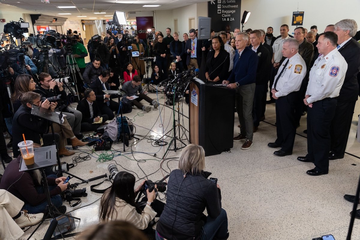 AA CEO Robert Isom.jpg