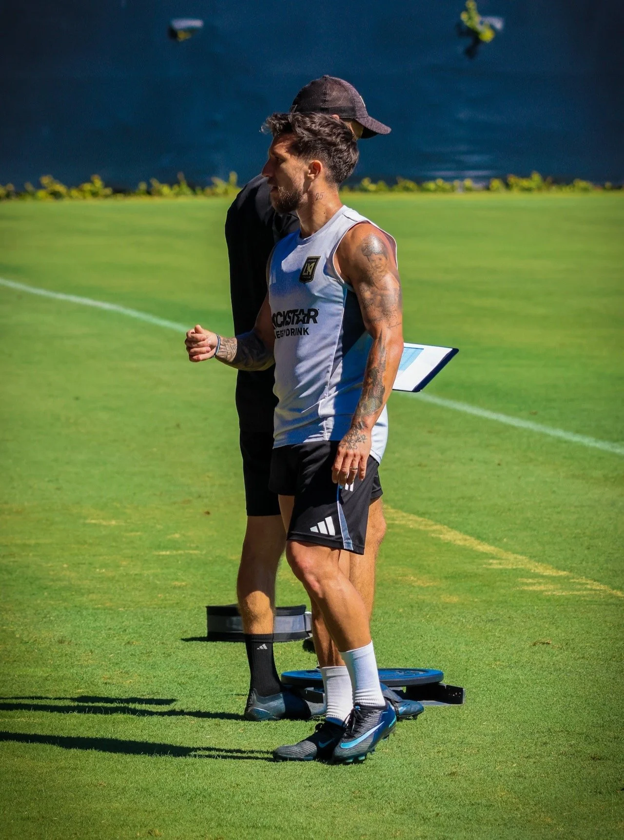 LAFC Forward Alexandru Bǎluțǎ training in LA. ⚽️ @lafc @mls 
LAFC signed free agent forward Alexandru Bǎluțǎ for the remainder of the 2025 season with a club option for 2026.
📸 @365futbolmania