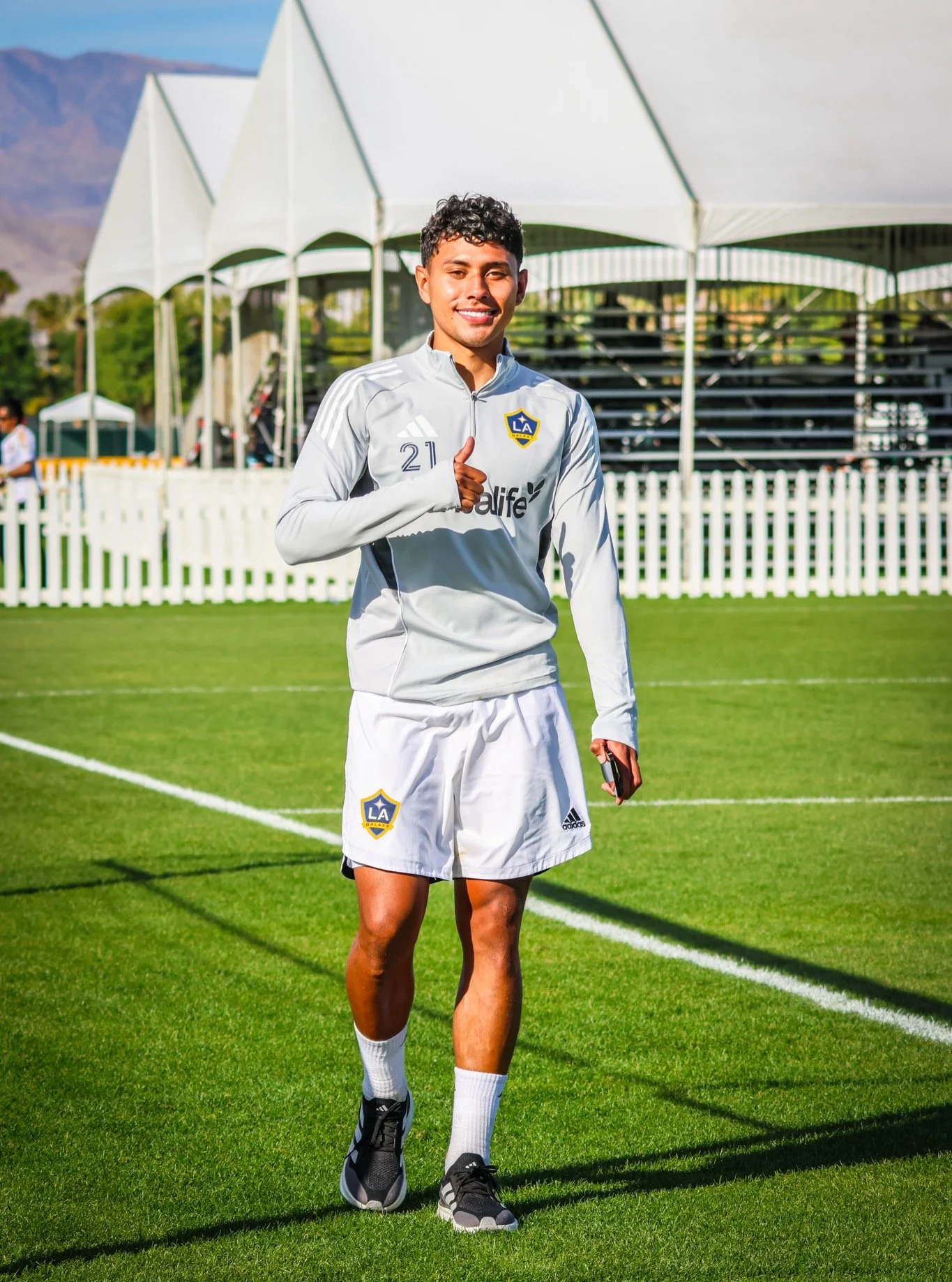 The LA Galaxy Returns to Coachella this weekend ⚽️🥅🏟️☀️🕶️ @lagalaxy @mls @mlses @coachellavalleyinvitational 

📸 @365futbolmania 
Who is going to CVI this weekend drop a comment below ⬇️