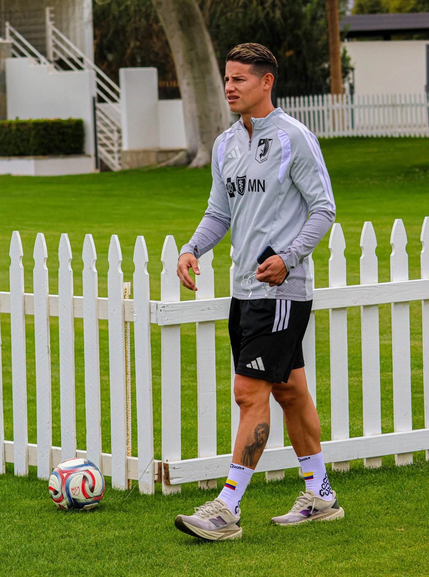 James Rodr&iacute;guez primeros momentos en Coachella, California
con su nuevo equipo de la MLS, Minnesota United. ⚽️🏟️☀️ @jamesrodriguez10 @mls @mlses @mnufc @coachellavalleyinvitational @fcfseleccioncol #futbol #soccer #jamesrodriguez 

James Rodr