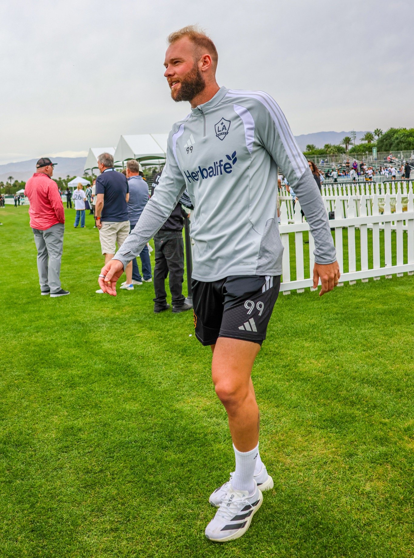 New LA Galaxy Forward Jo&atilde;o Klauss has been a great addition to the club at the start of the season ! ⚽️🥅🏟️ @mls @lagalaxy @joaoklauss07 #lagalaxy #futbol #soccer #mls 

Named to MLS team of Matchday 2 after brace in Galaxy&rsquo;s 3-0 Win ve