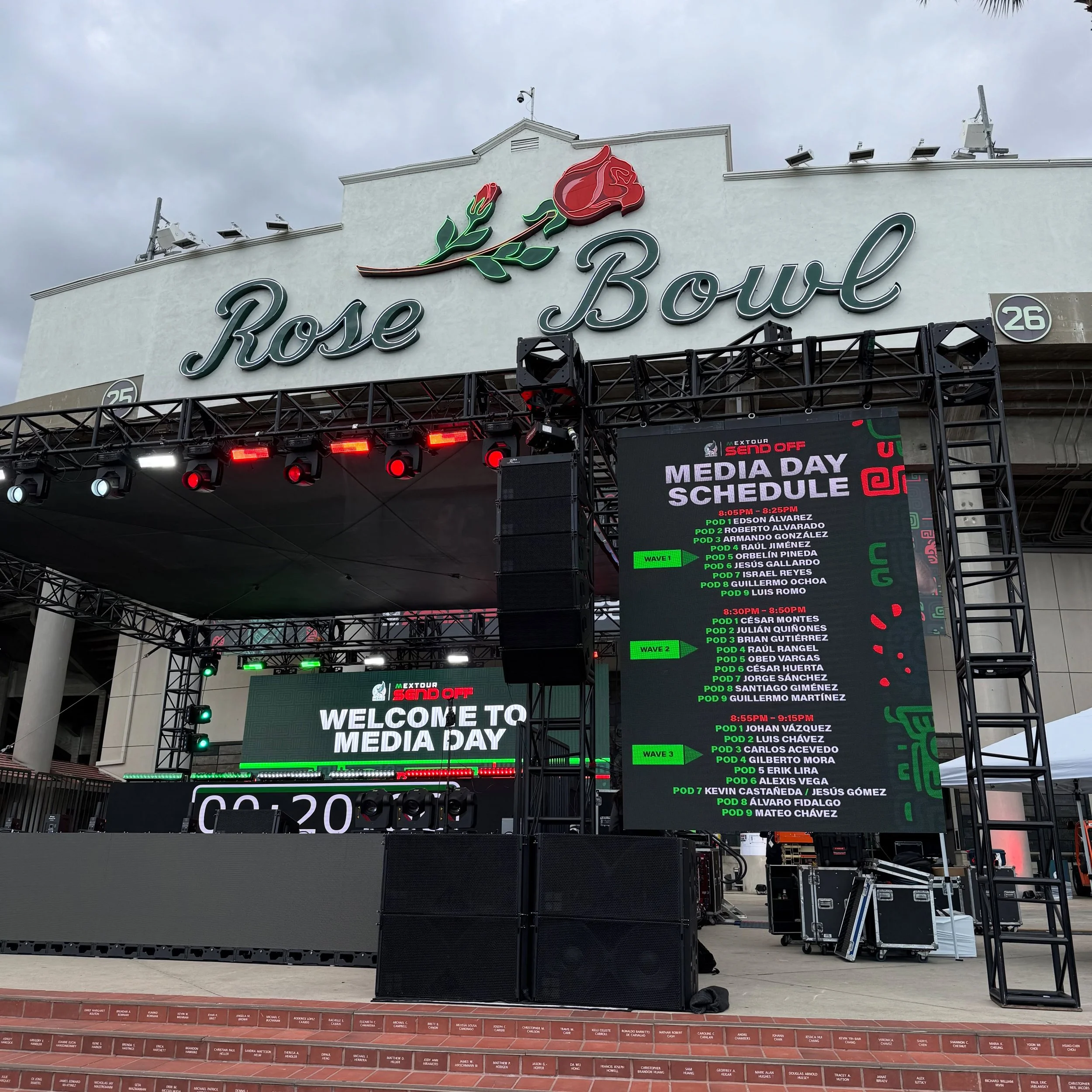 Selecci&oacute;n Nacional de M&eacute;xico en el Rose Bowl Stadium, Pasadena, California 

Mexican National team at the Rose Bowl Stadium, Pasadena, California  Media day ⚽️🏟️ @miseleccionmx @miseleccionmx_en
#miselecci&oacute;nmx #futbol #soccer #l
