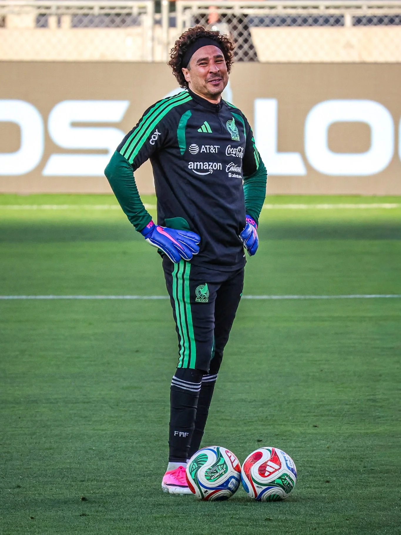 Guillermo &ldquo;Memo&rdquo; Ochoa, leyenda de la porter&iacute;a de la Selecci&oacute;n Mexicana 
En camino a su sexta Copa del Mundo con M&eacute;xico. ⚽️🧤🇲🇽🏟️🏆 @yosoy8a @miseleccionmx @miseleccionmx_en 
#ochoa #miseleccionmx #mexico #futbol 
