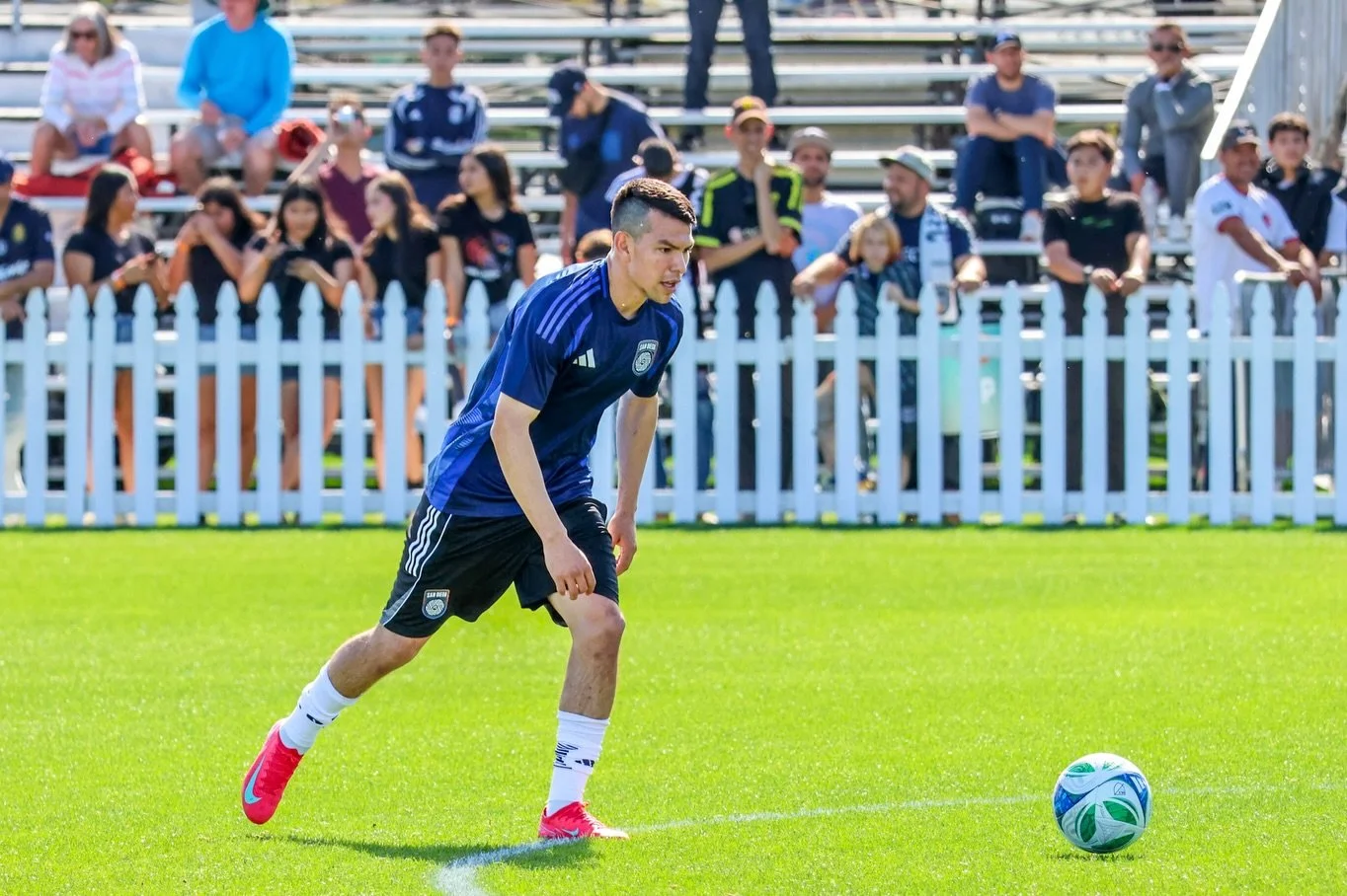 ⚽️🏟️🇲🇽 Mexican National Team Player Hirving &ldquo;El Chucky&rdquo; Lozano is rumored to join LA Galaxy after debuting in MLS with SDFC for the 2025 season. 

⚽️🏟️🇲🇽 Se rumorea que el jugador de la selecci&oacute;n nacional mexicana Hirving &ld