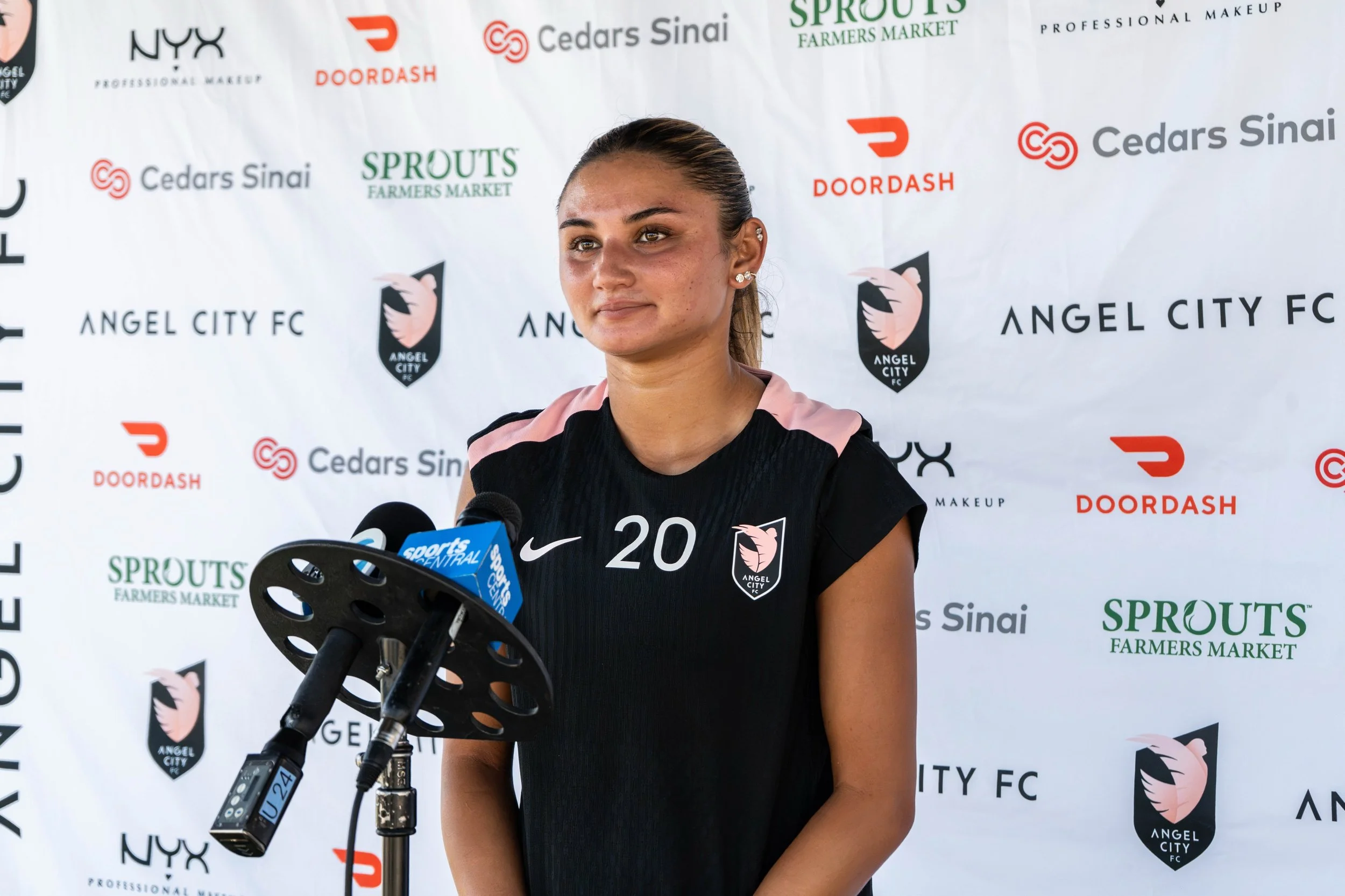 Angel City FC training and Media Availability ahead of two away games versus Washington Spirit and Gotham FC. ACFC is currently in 6th place above the playoff line ⚽️🏟️ @weareangelcity @nwsl 
#nwsl #angelcityfc #womenssoccer #futbol 

📸: @365futbol