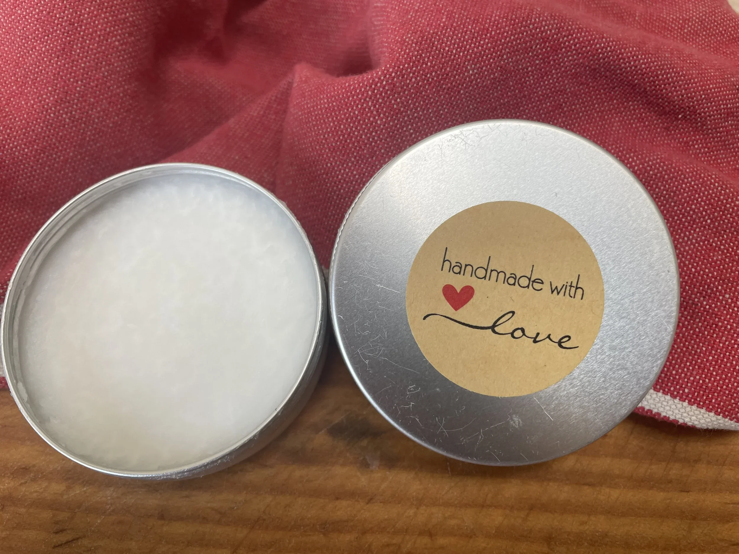 Pit Paste $11.00
A simple, non-toxic alternative to conventional deodorant. Made with organic arrowroot powder, baking soda, organic coconut oil, and Doterra essential oils, this natural blend helps absorb moisture, neutralize odor, and keep you fee