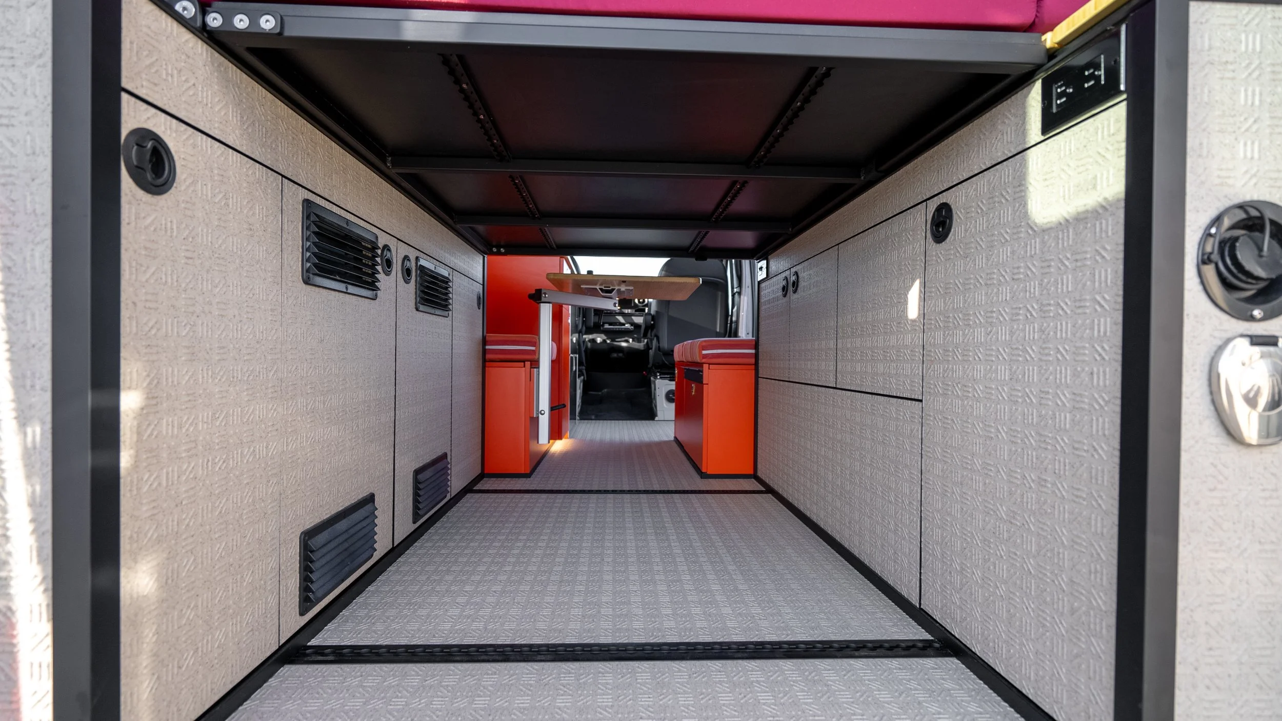 VantageVans(Interior)-33.jpg