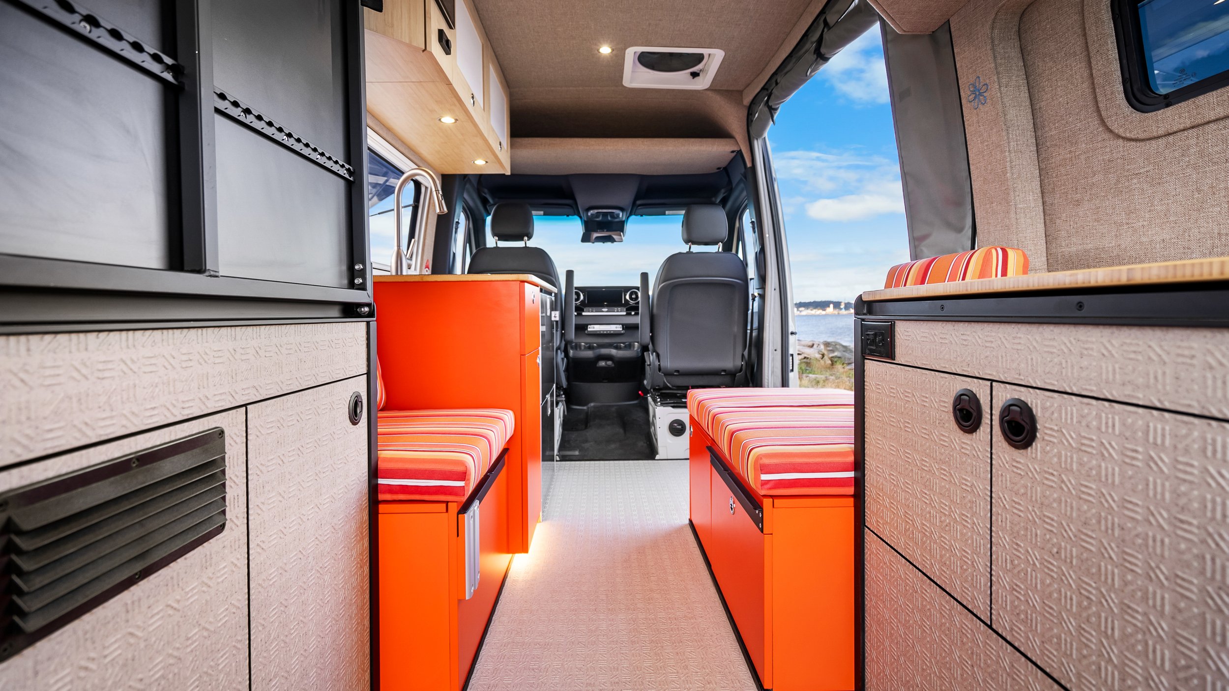VantageVans(interior)-04.jpg
