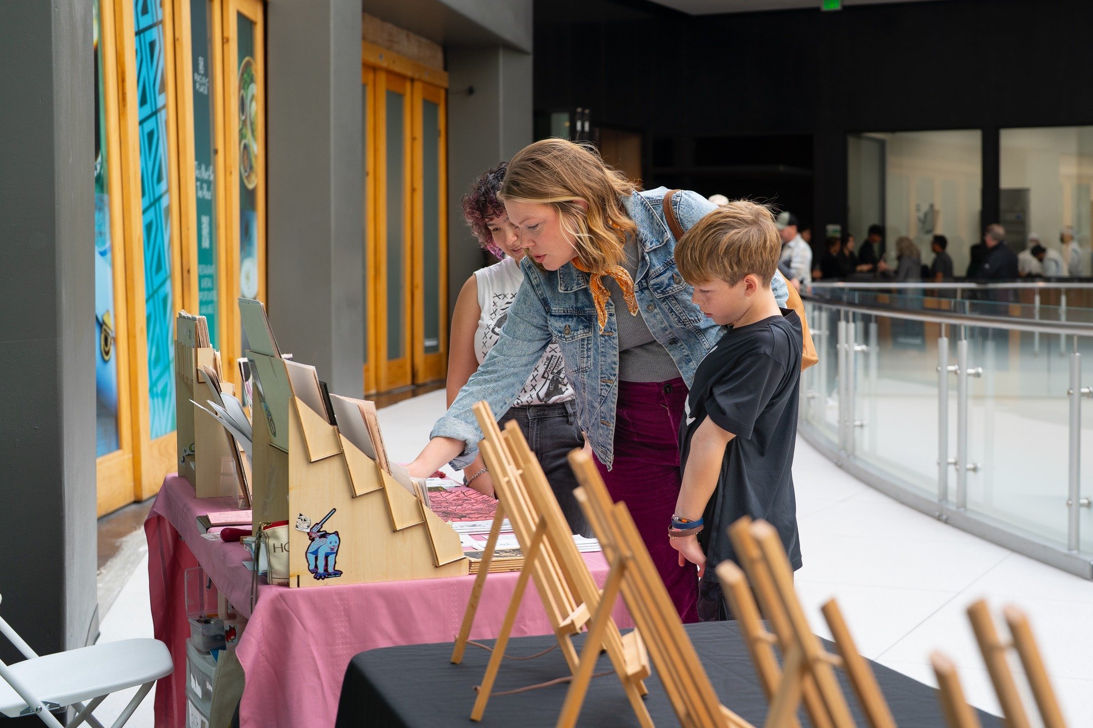 Another 3-day community gathering at the Pacific Place art market, kicked off during the October art walk! Beautiful photos by @films.about.artists 🙏 Curated by @kcraftart 🖼️ #seattleartists #artmarket #community #groupartexhibition #downtownseattl