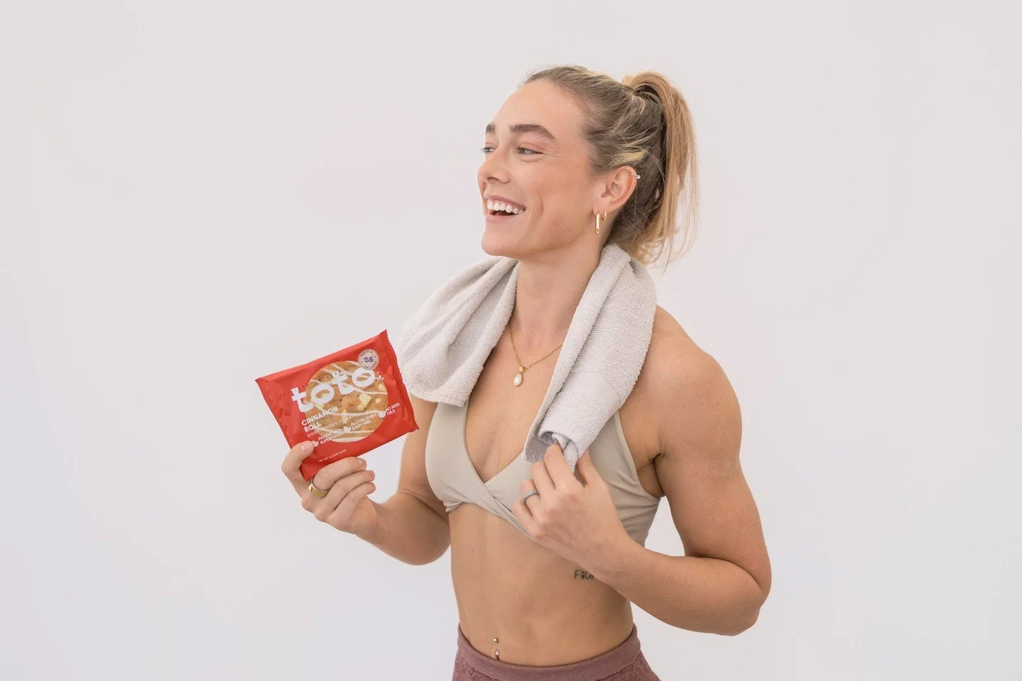 She’s mid-conversation, laughing, towel on her shoulder, about to refuel post workout session.
That’s the feeling I wanted to capture with this project.
This photoshoot wasn’t about creating another fitness influencer image.
It wa