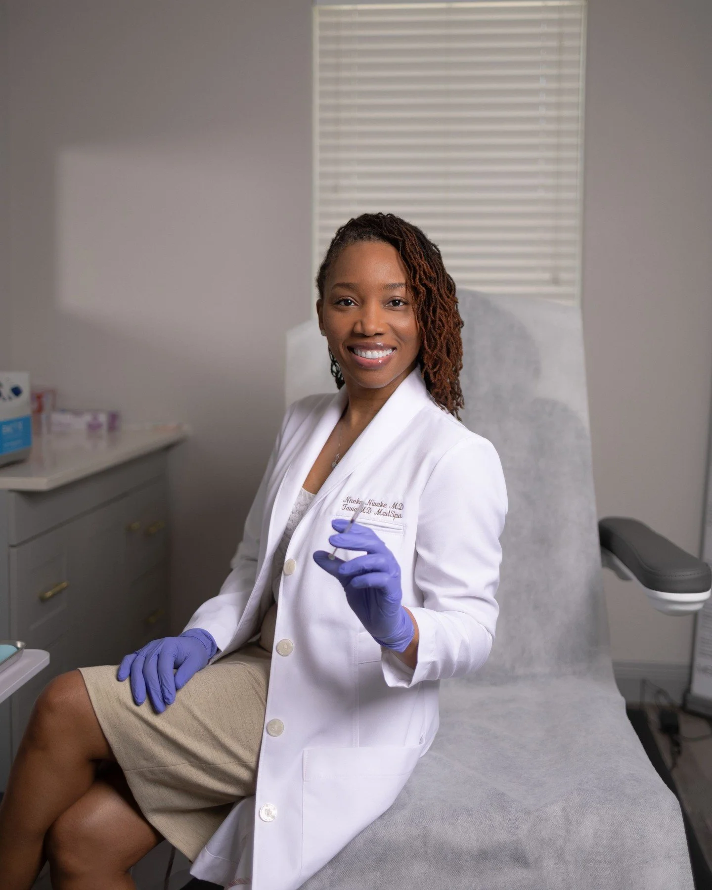 Pretty doesn't move the needle, strategy does!

Most brands are drowning in content that looks good but does nothing.
Because "pretty" is not the problem.
The problem is that the visuals aren't tied to a goal.

When I photograph for a brand