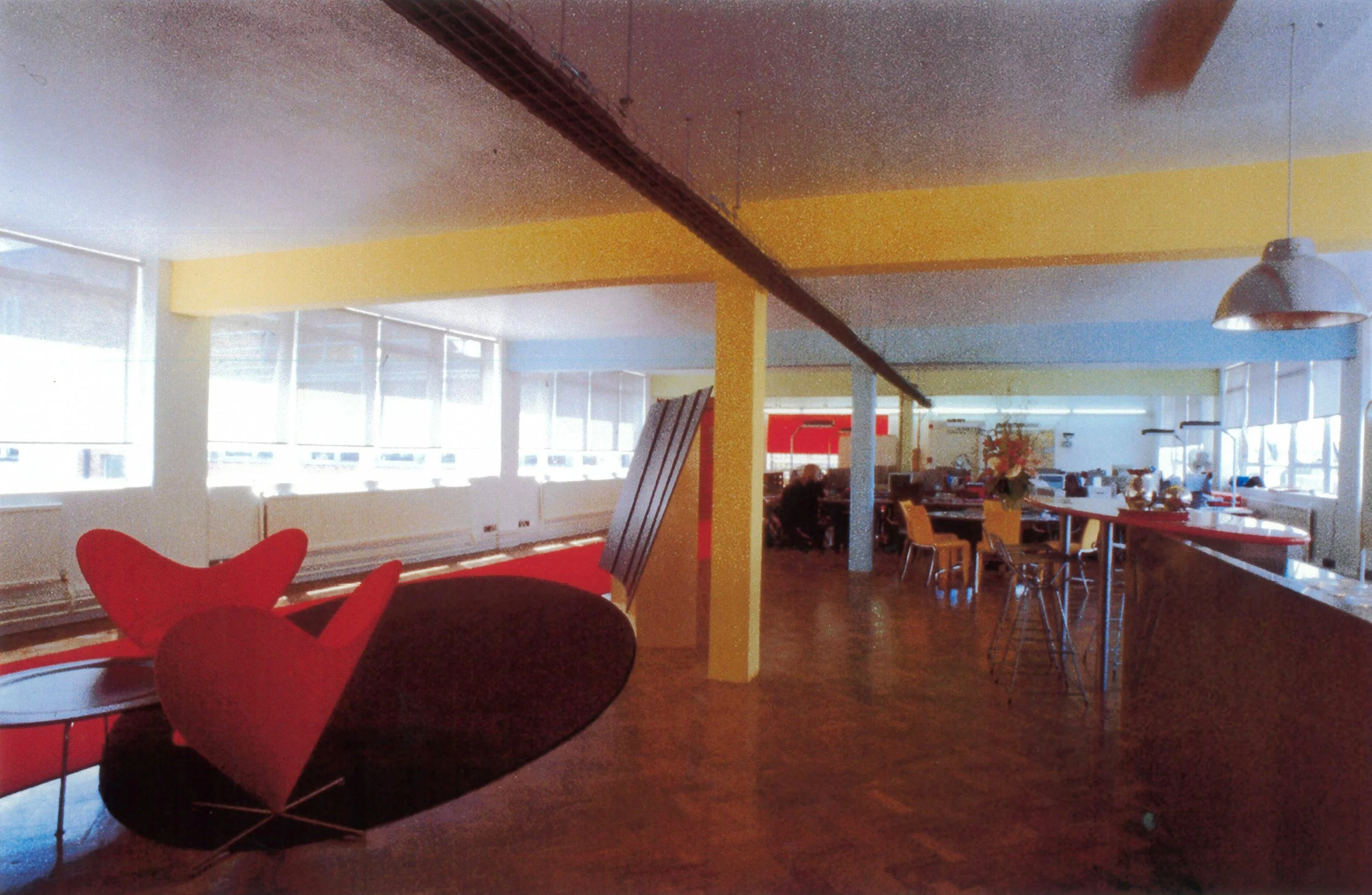 Reception hot desk area.jpg