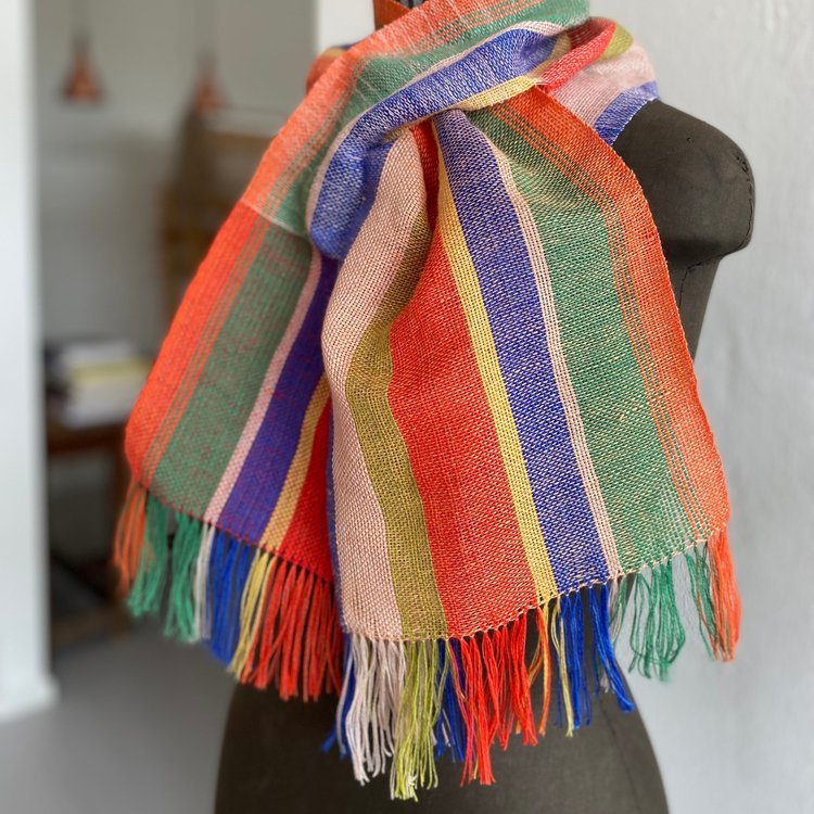 Loom Weaving 2.jpg