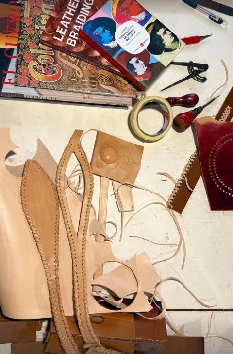 leathercraft-materials-tools-workshop-tuscany (Small).jpeg