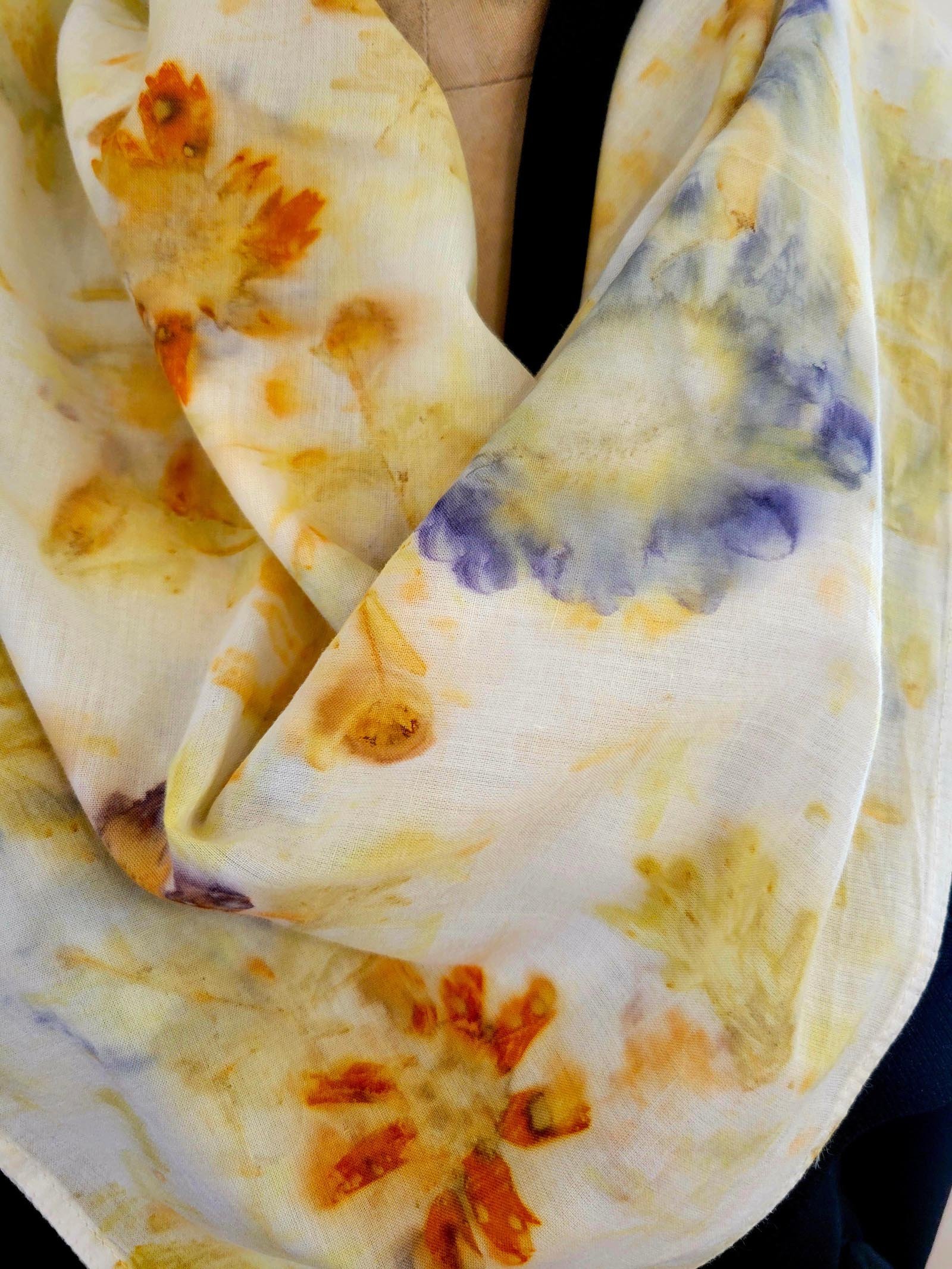 Blue and orange daisy bandana (detail 1)