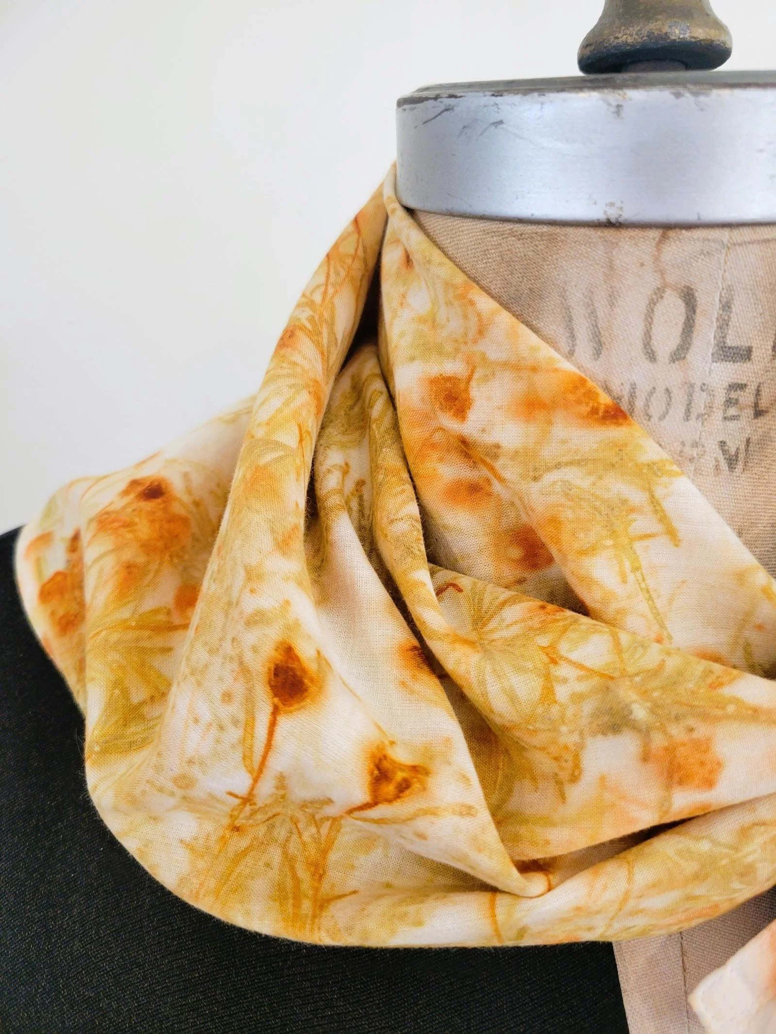 Orange coreopsis bandana detail 1