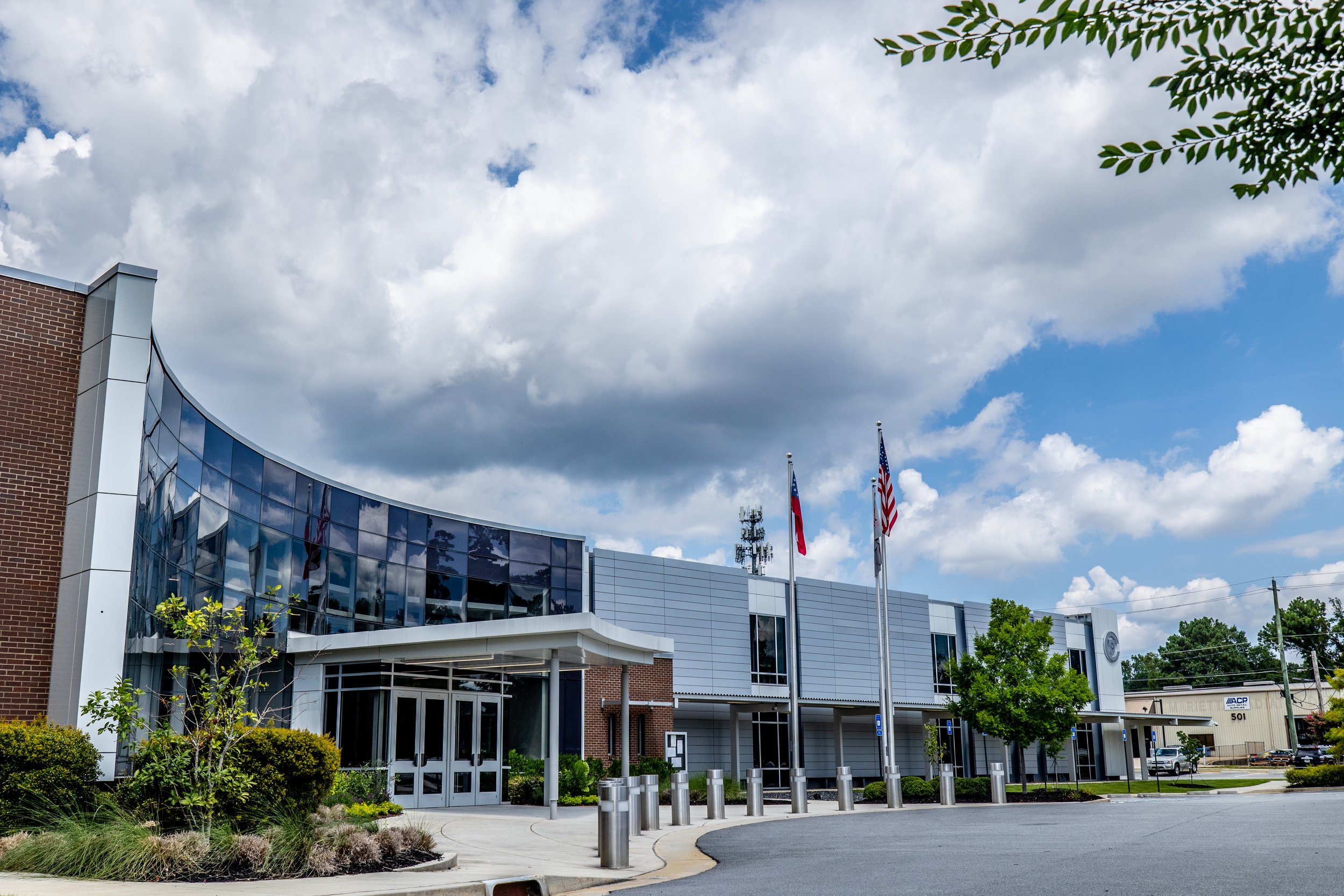 The Cobb Instructional Support Center in Marietta, Georgia with material: 4mm Reynobond FR Core ACM