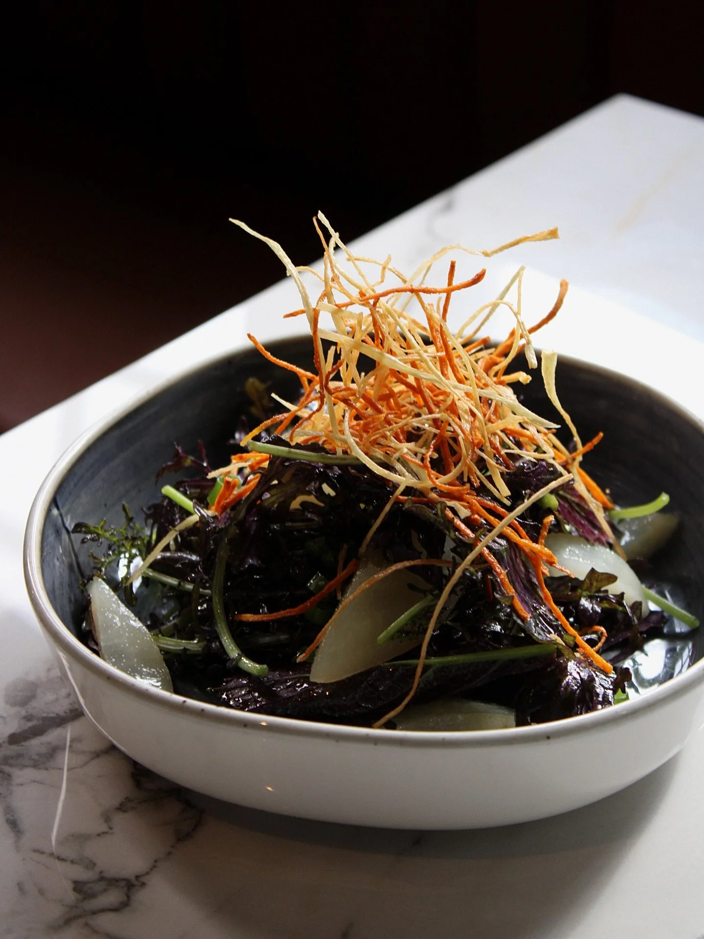 a winter salad that feels fresh, even on the coldest days🤍🍐