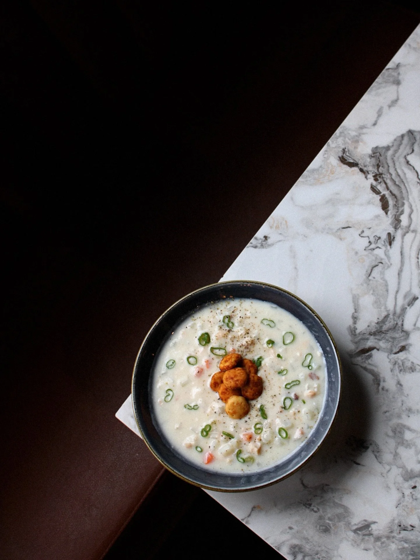 cold winter evenings call for warm bowls and even warmer company🍲✨