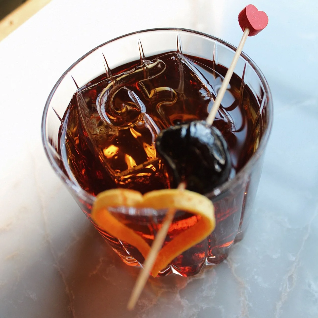 Excited to celebrate Valentine&rsquo;s Day weekend with you all&hearts;️
Romantic evenings, beautifully crafted cocktails, and a lovely Valentine&rsquo;s brunch- Saturday &amp; Sunday at The Franklin✨