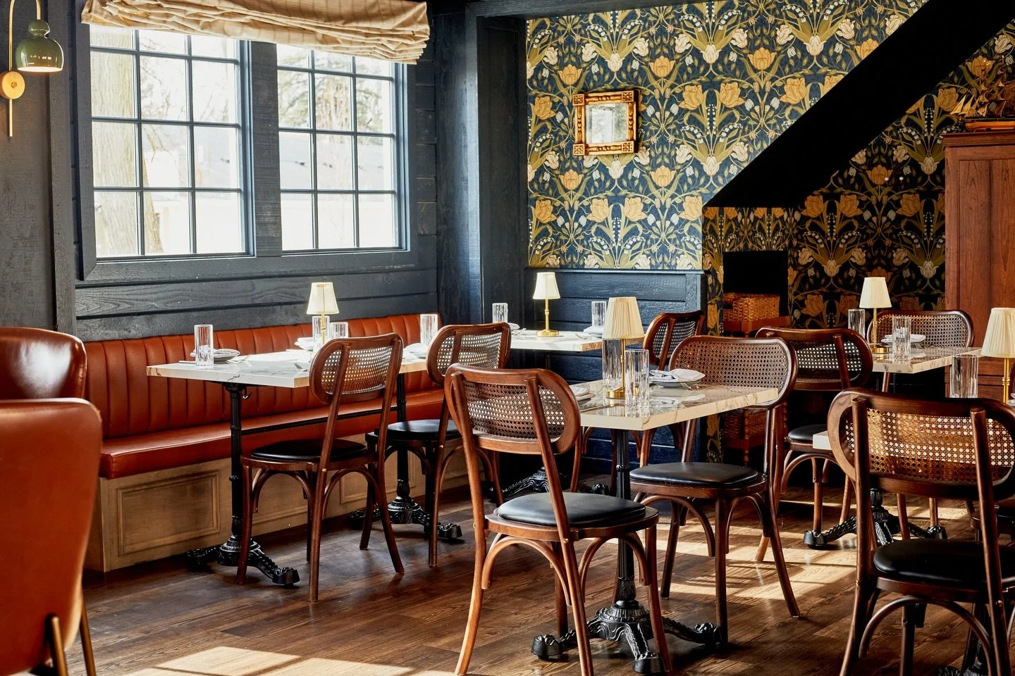 the kind of place you lose track of time in🤎

📸: @rebeccasimonov for @palumbros @hourdetroitmagazine