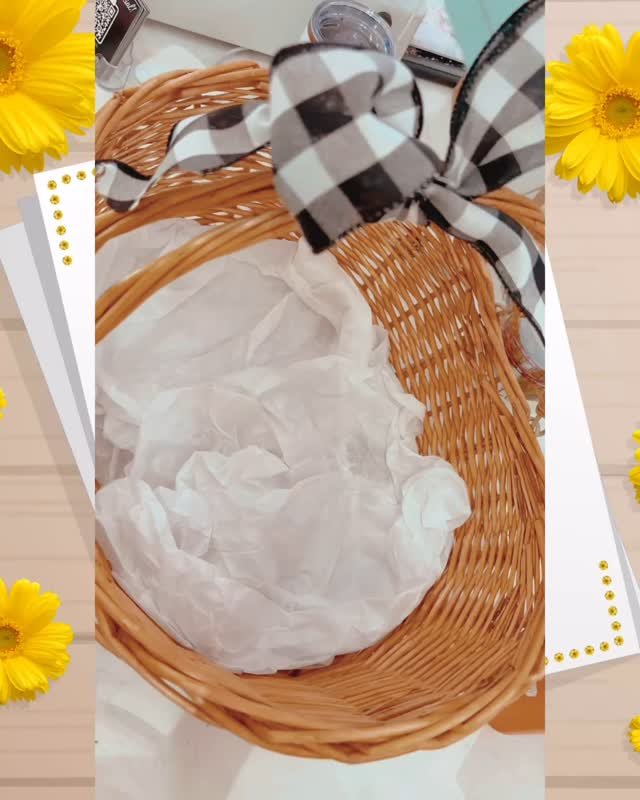 Show Mom some love this Mother’s Day with a gift that’s truly one-of-a-kind! Our boutique features beautiful, handmade creations from local artisans, makers, and curators. Come in to find the perfect gift to make her feel special. 🥰
To