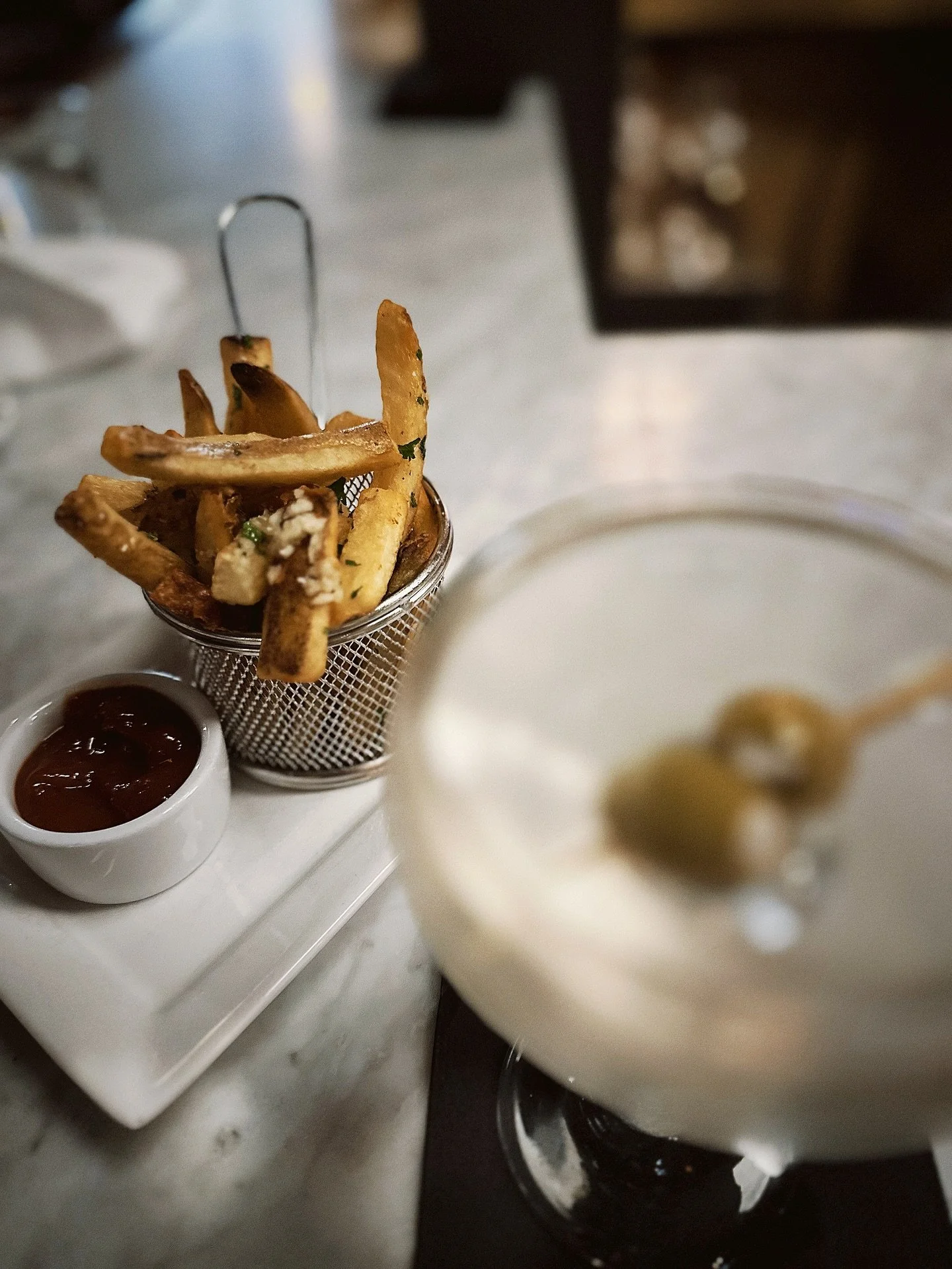 Best way to spend a Sunday night- make it cozy &amp; add frites💛