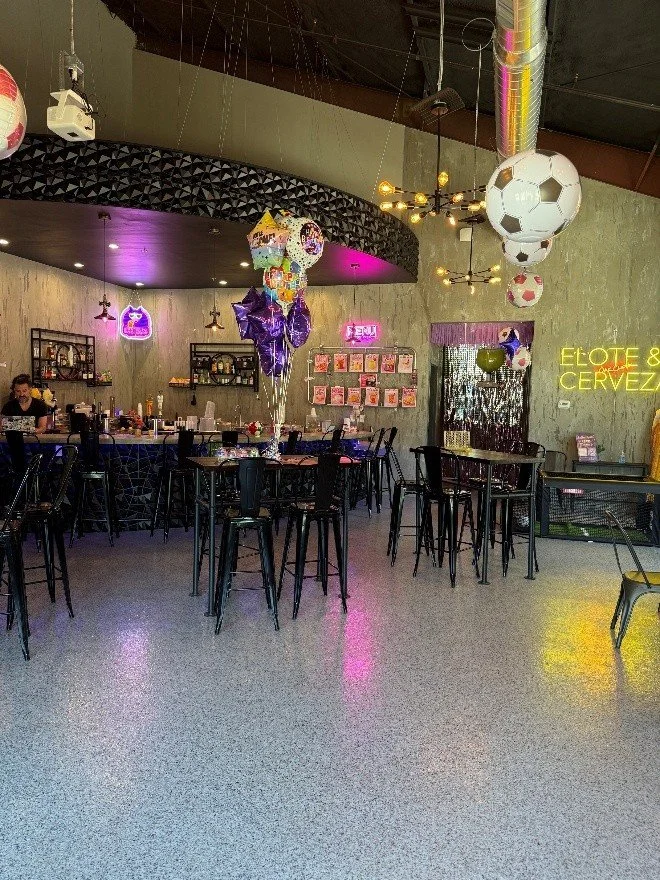 Lola's.jpg