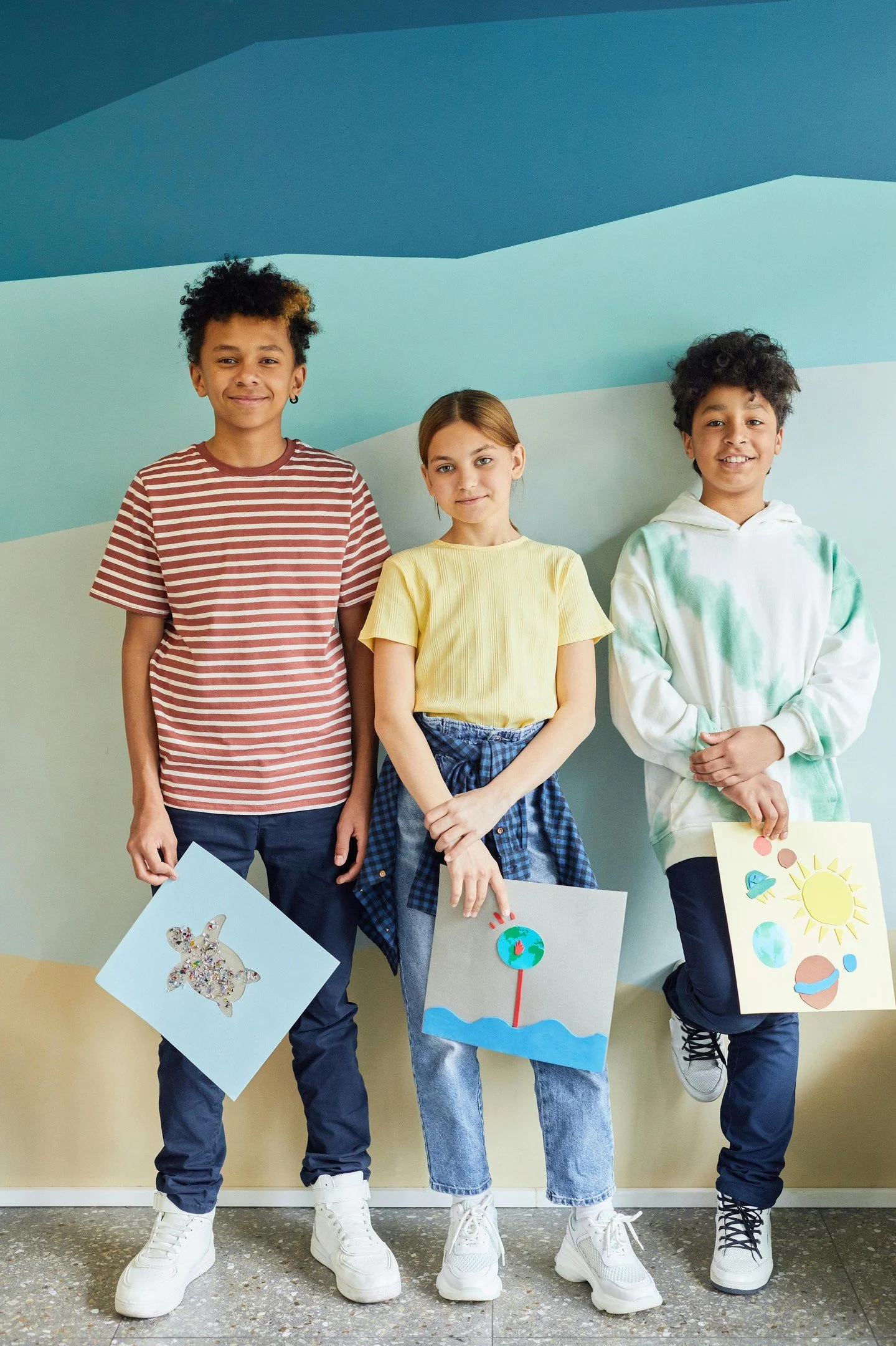 Generous funding from the Dallas Association of Young Lawyers Foundation provided 75 safe document holders for foster teens at risk of aging out of foster care. A safe place to store vital documents is a critical step in assisting these youth in appl
