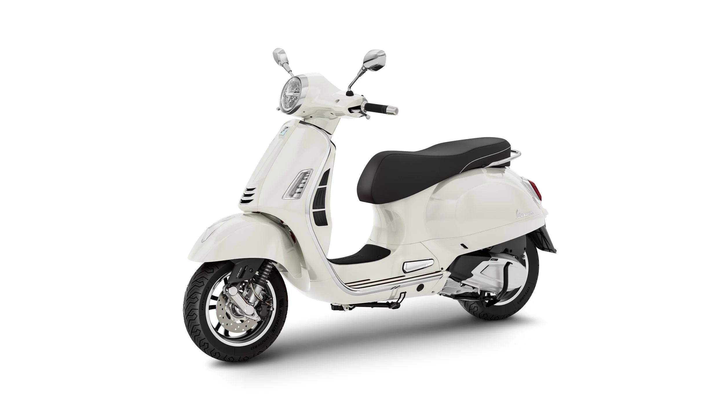 Vespa_GTS_310_Super_Bianco_front_sx.jpg
