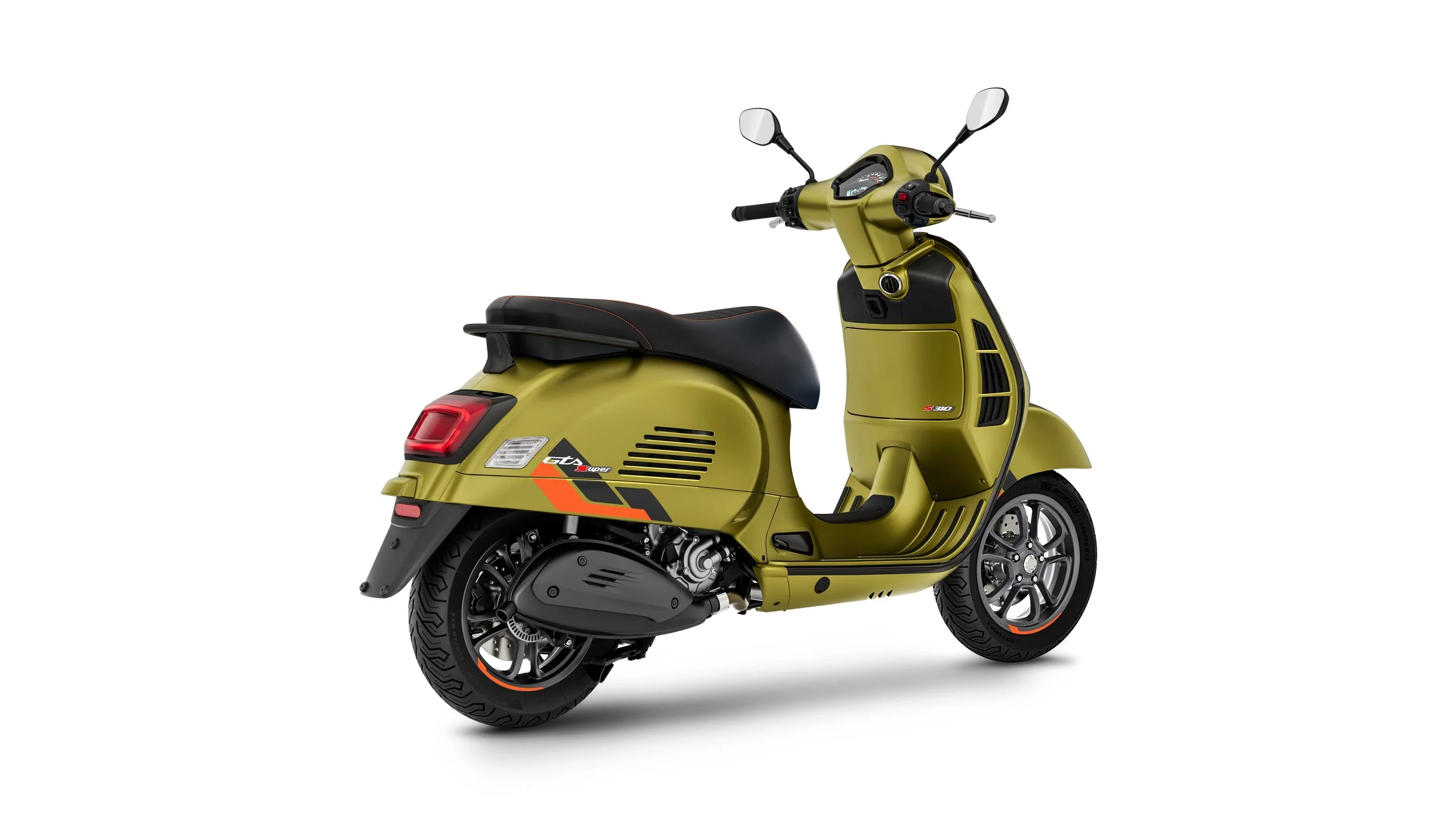 Vespa_GTS-Supersport_310_Verde-Ambizioso_3-4-post-dx.jpg