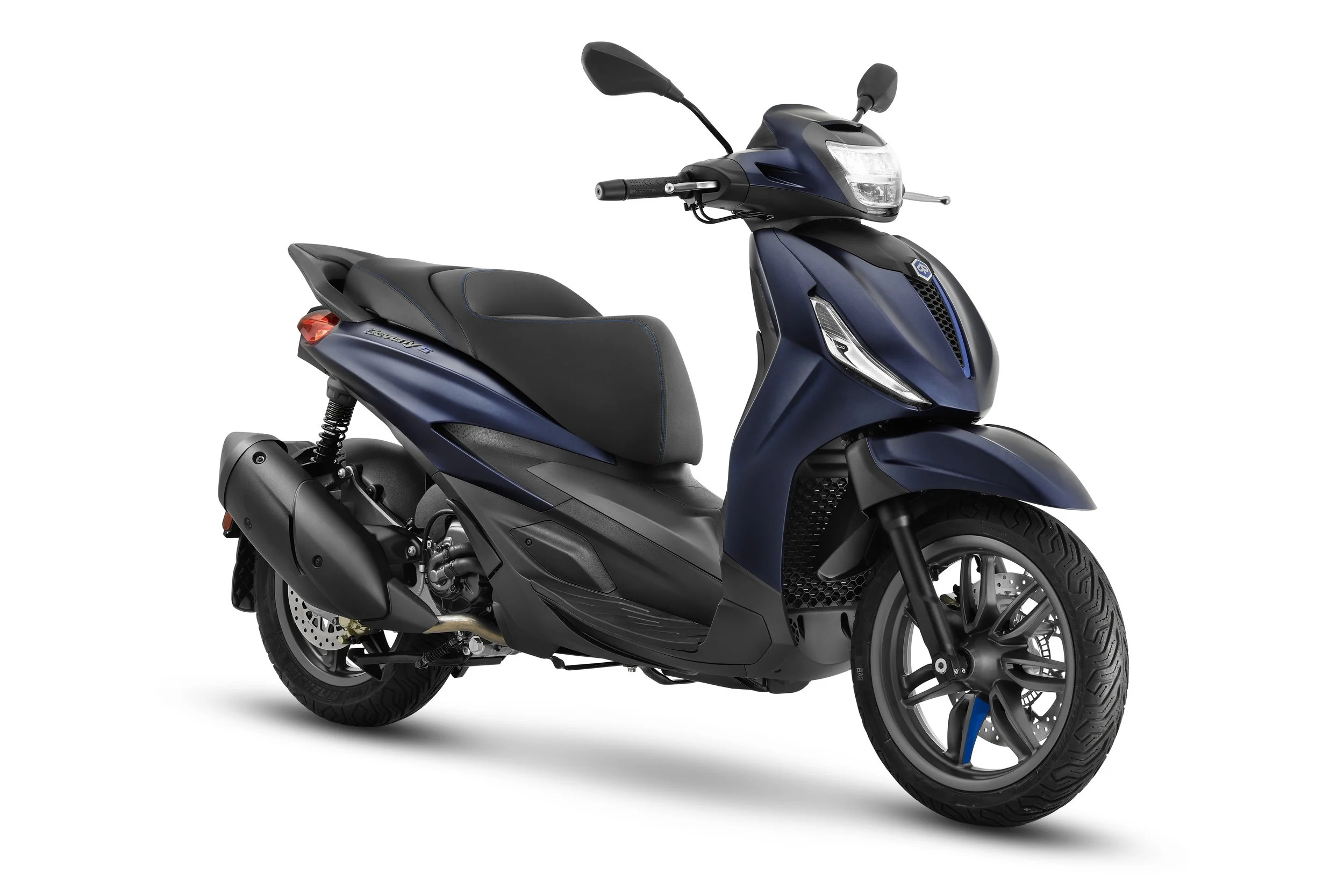 Piaggio Beverly S 310 New Blu_34dx fari accesi.jpg