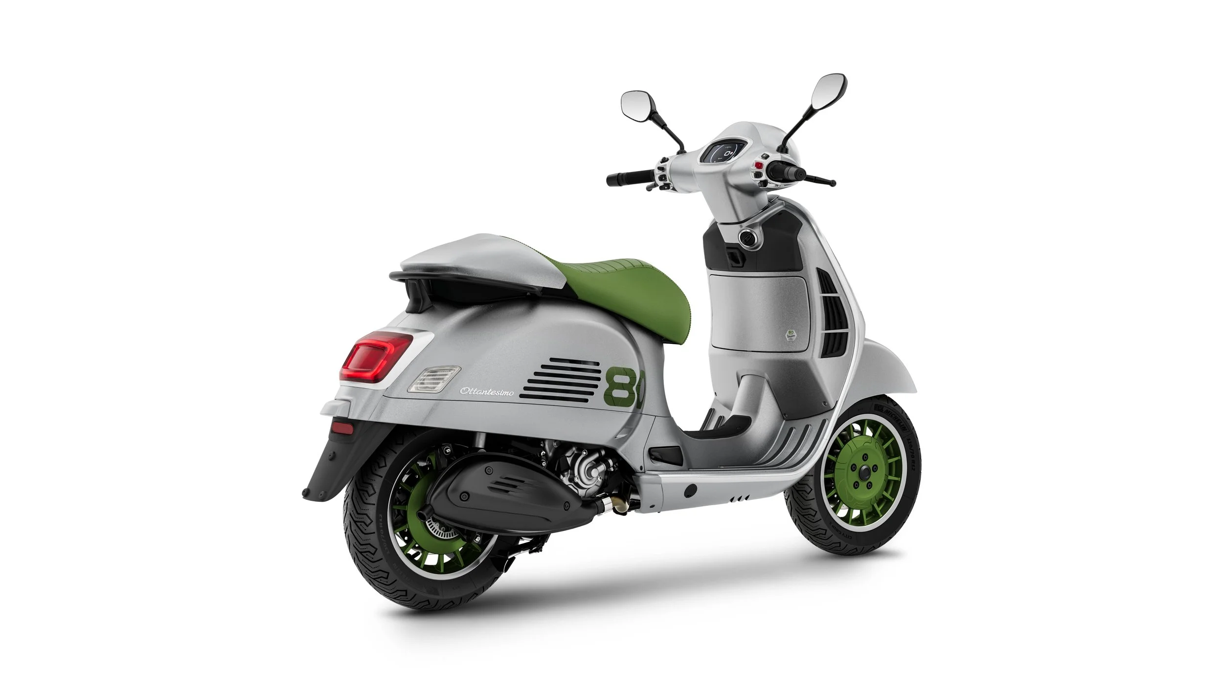 Vespa_GTS_Roma-80_3-4_post_dx.jpg
