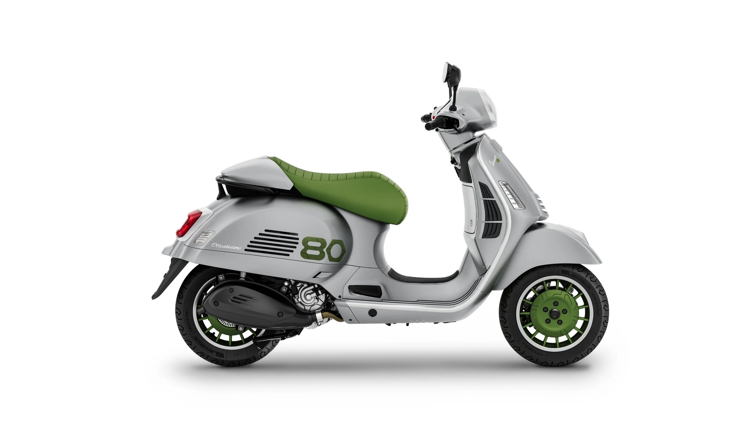 Vespa_GTS_Roma-80_side_dx.jpg