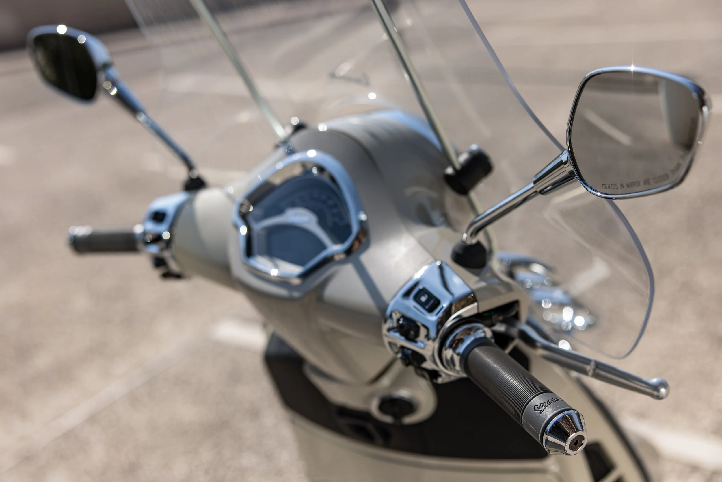 vespa moped black