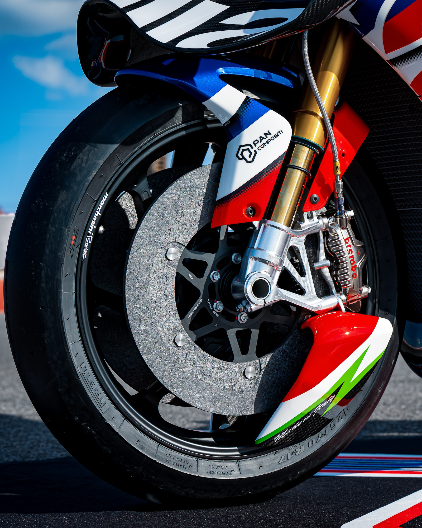 ApriliaRacing_APRILIAX250TH_04_EDITED.png