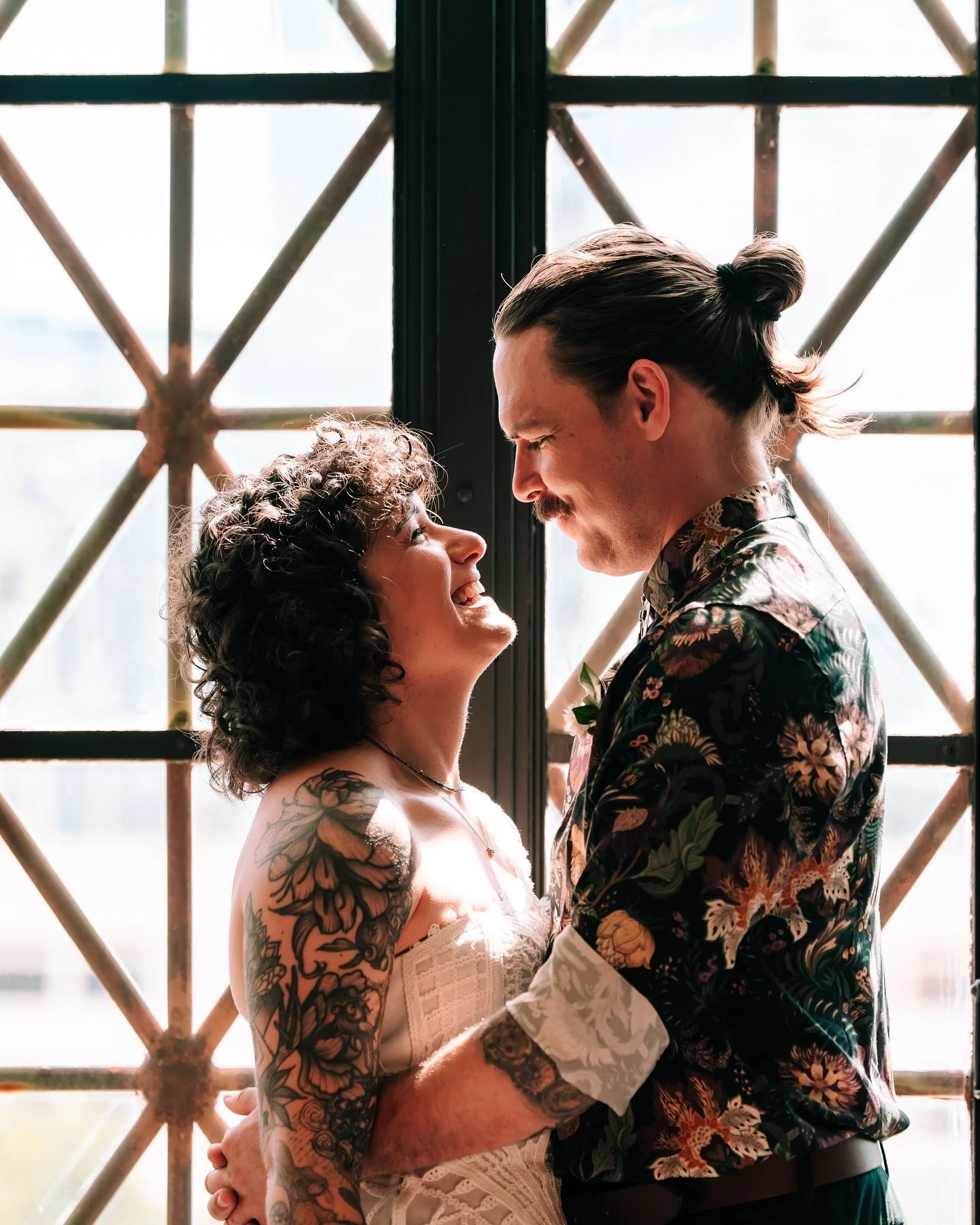 Proof that paperwork can be romantic. ✍🏻❤️&zwj;🔥

We had so much fun photographing this courthouse elopement full of joy. Thank you for having us @professordeadlifts and @aquanaut30000! We wish you a lifetime of happiness. 

DM us to capture your n