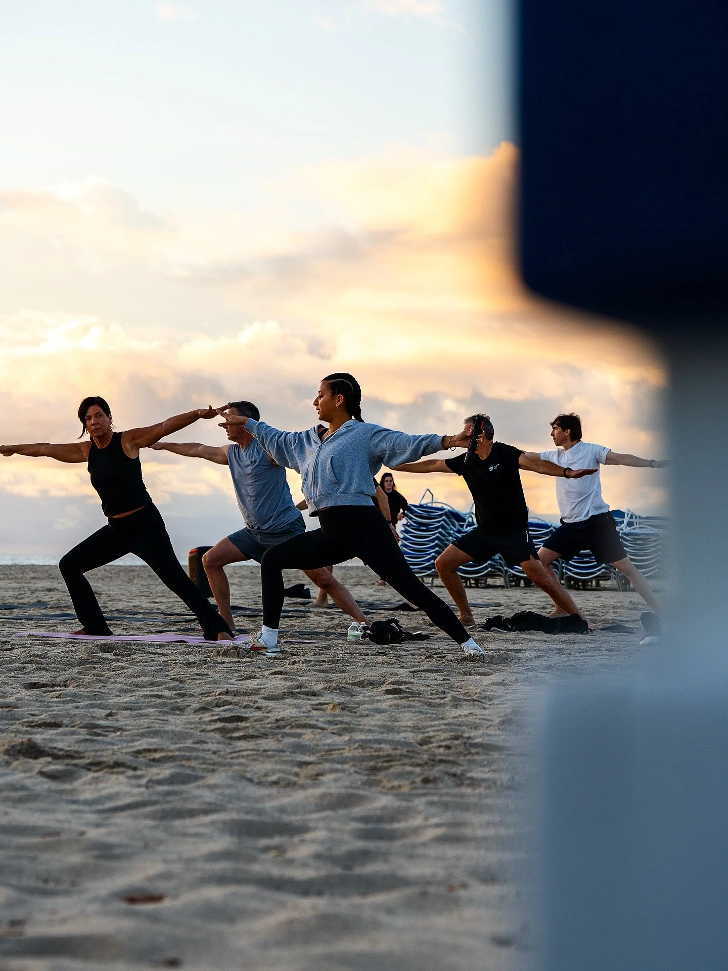 Yoga on the beach 🏖️ 

@realvisiontv 
@raoulgmi