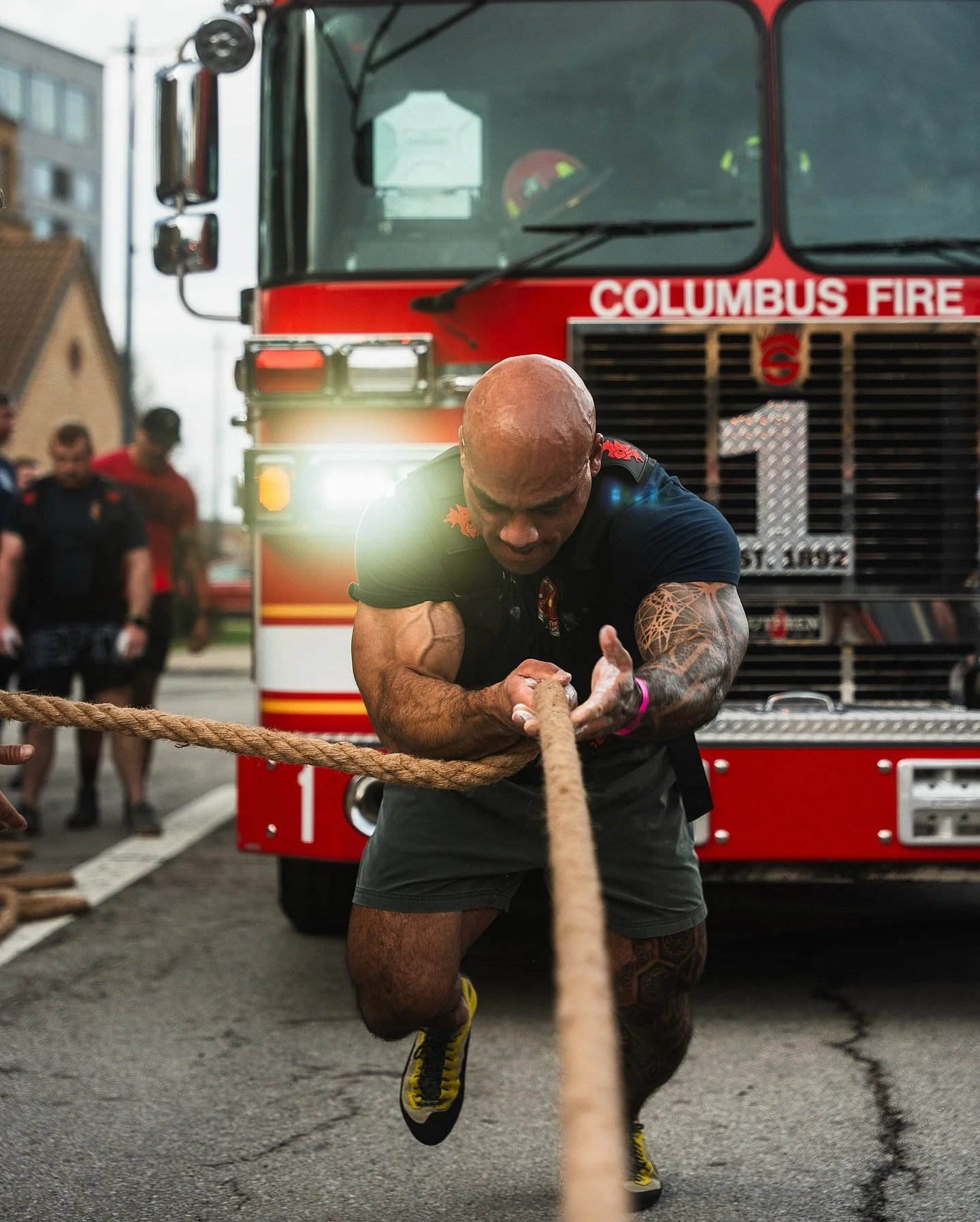 Cool firefighters doing cool firefighter things 🚒